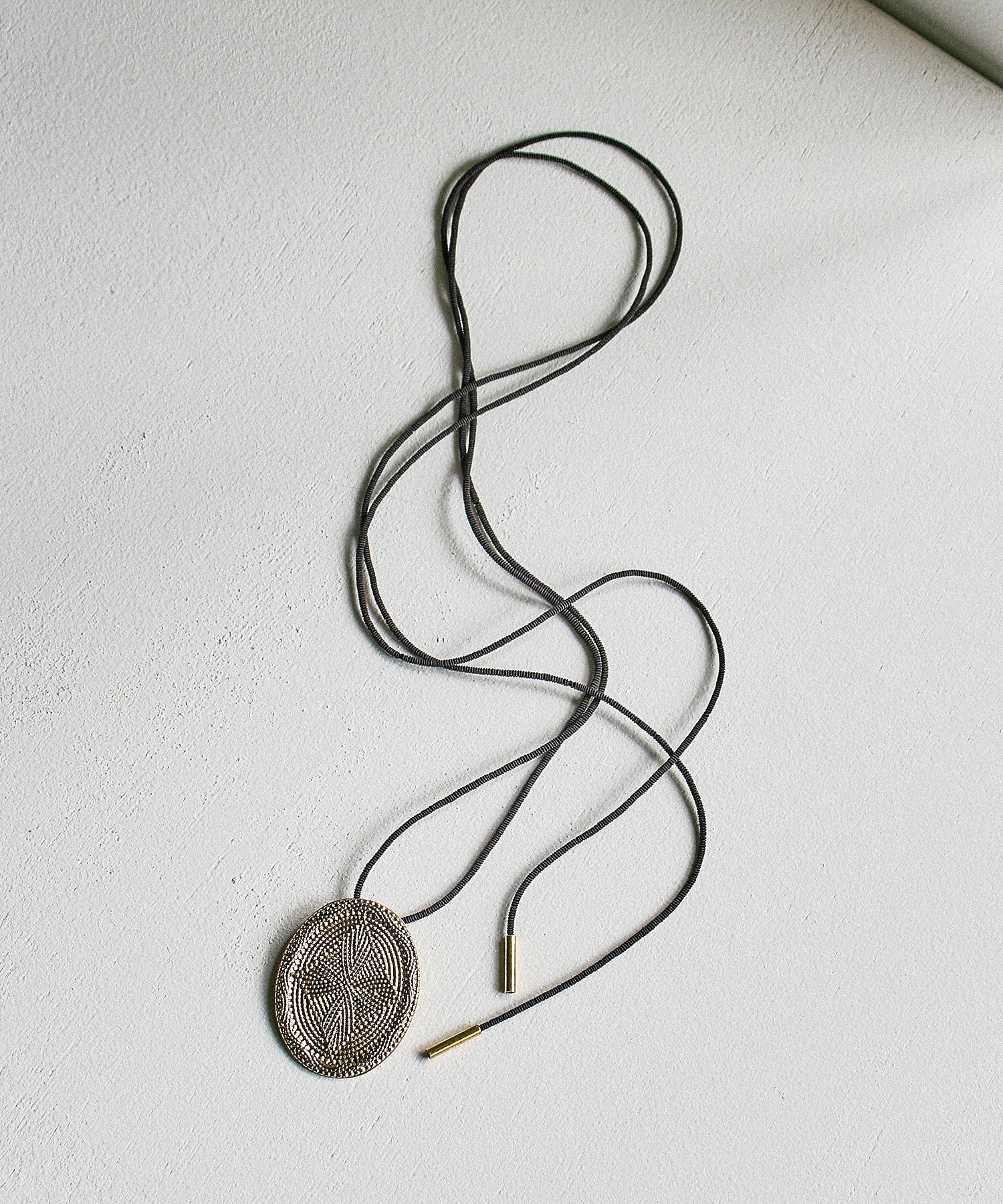 ADER.bijoux/VINTAGE METAL OVAL PENDANT