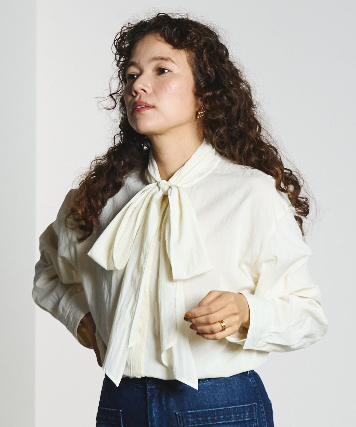 CHECK BOW TIE BLOUSE
