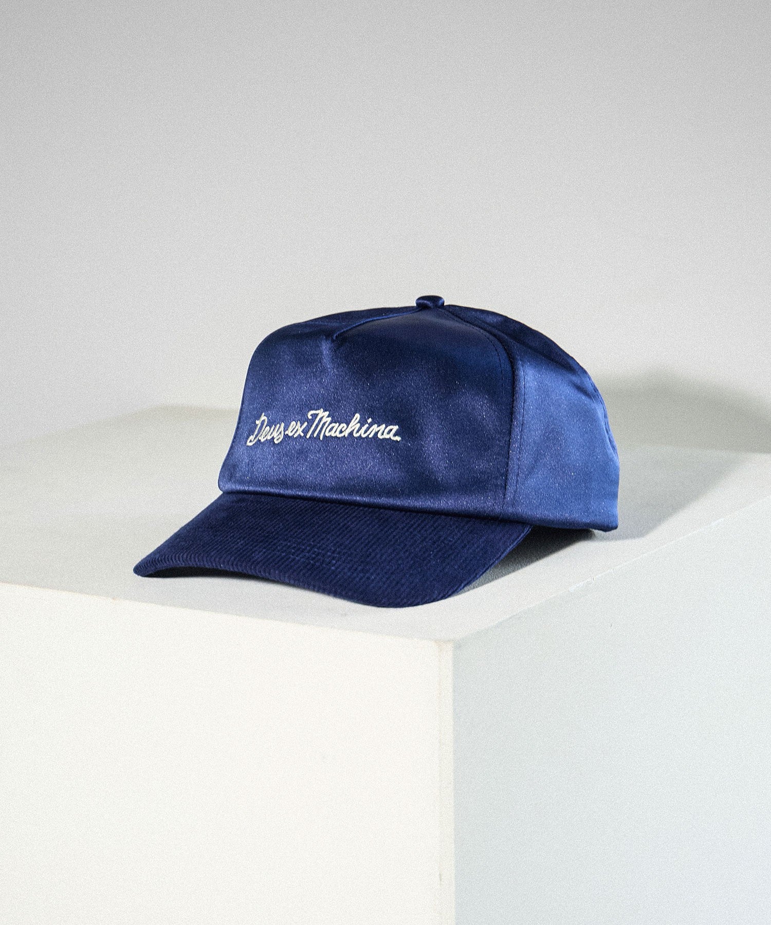 DEUS EX MACHINA/CUSTOMS TRUCKER