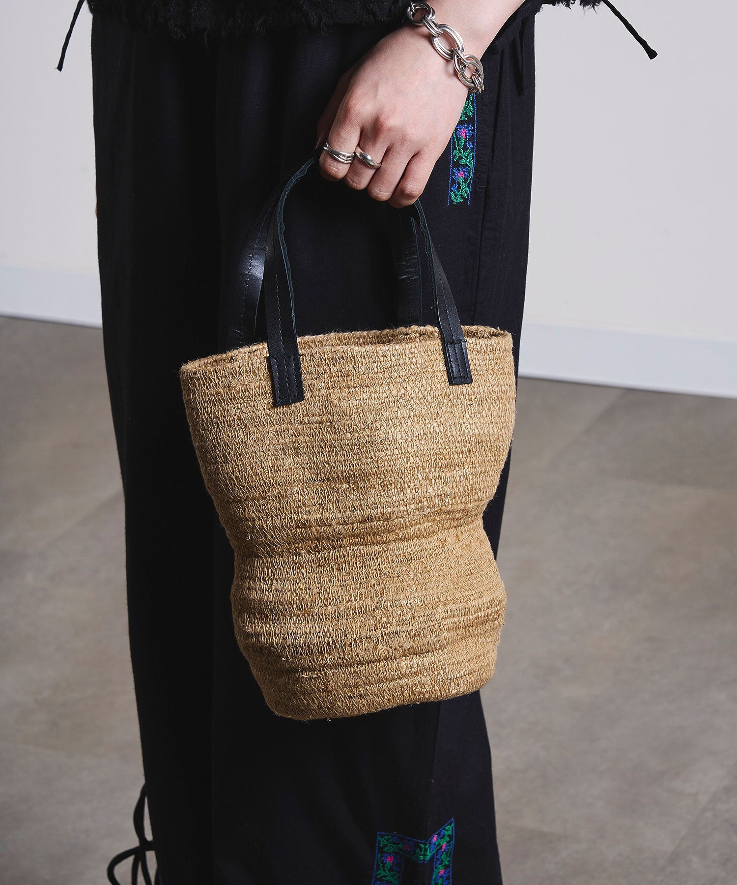 beej/JUTE BRAID VASE BAG