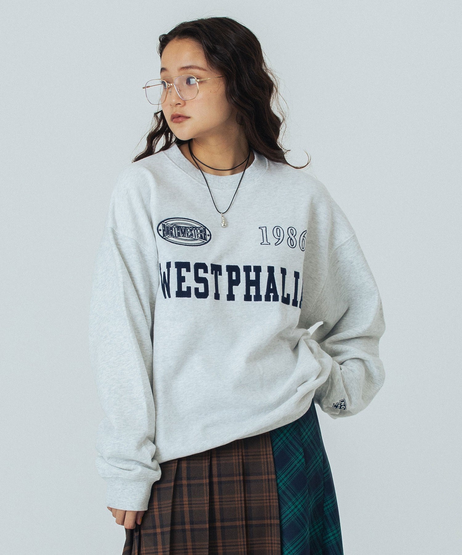PATCH EMBROIDERY PULLOVER