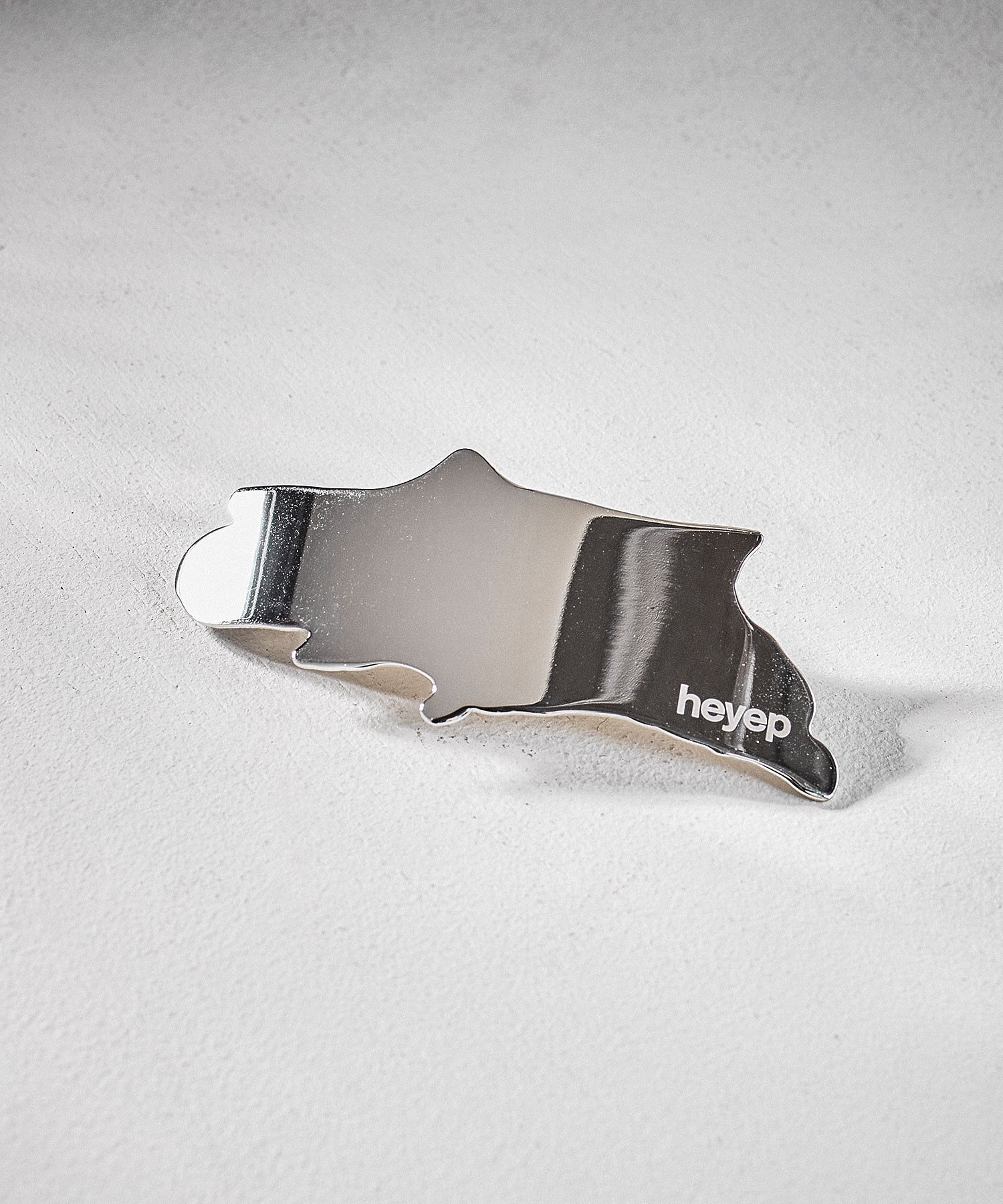 Heyep/MELTED METAL BARRETTE