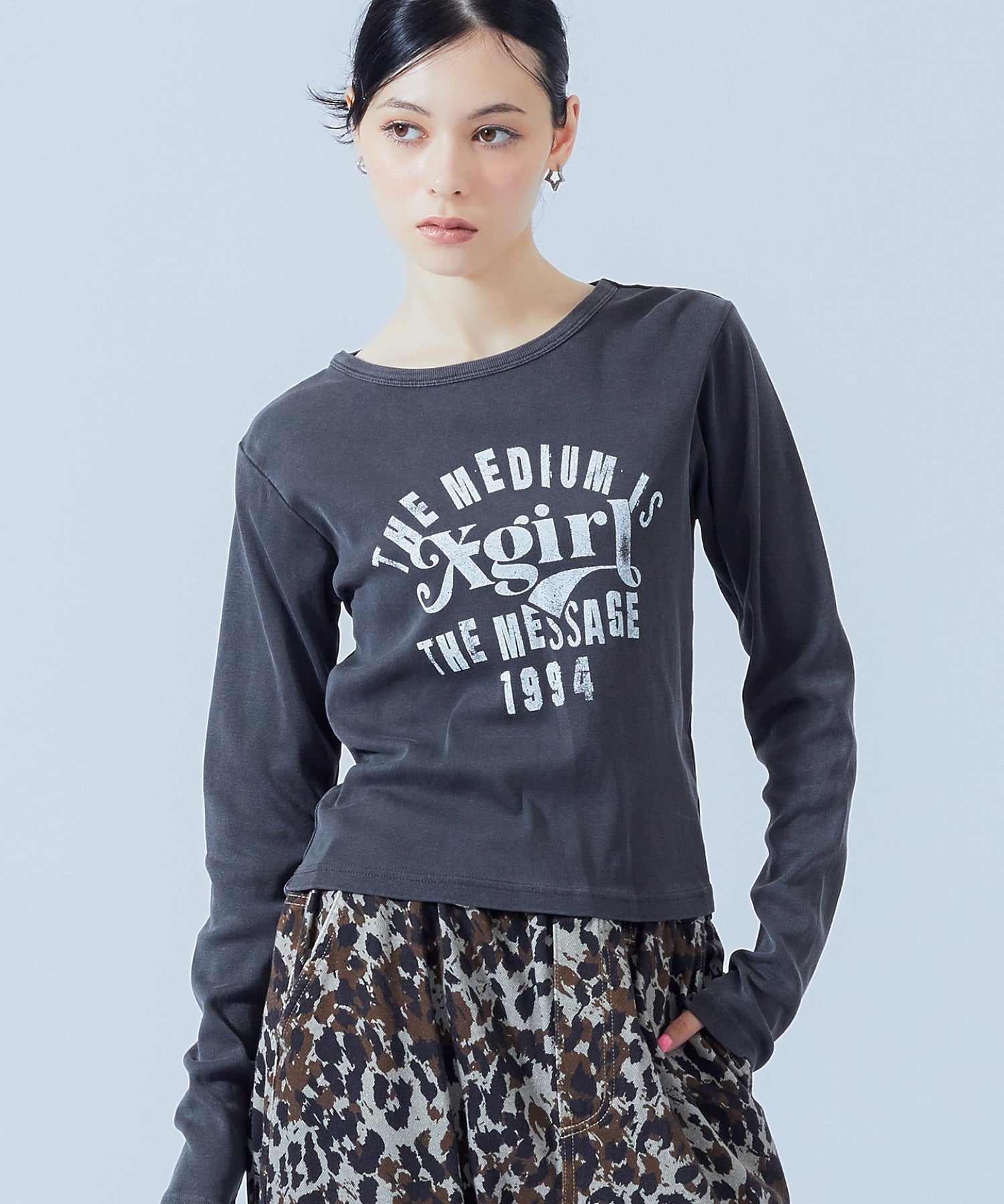 MIXED FONT FADED L/S COMPACT TOP