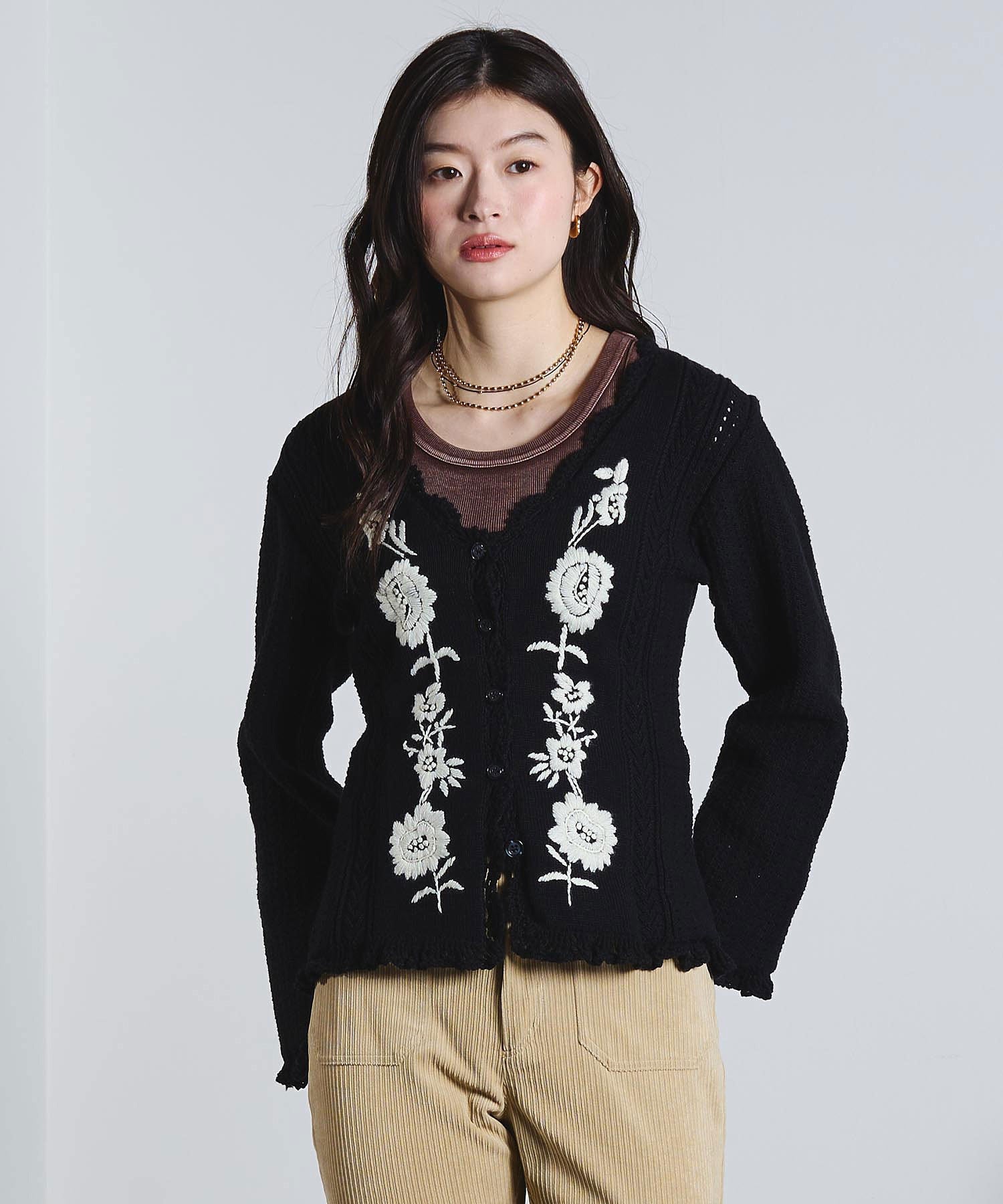 mag.by c/FLOWER EMBROIDERY KNIT CARDIGAN