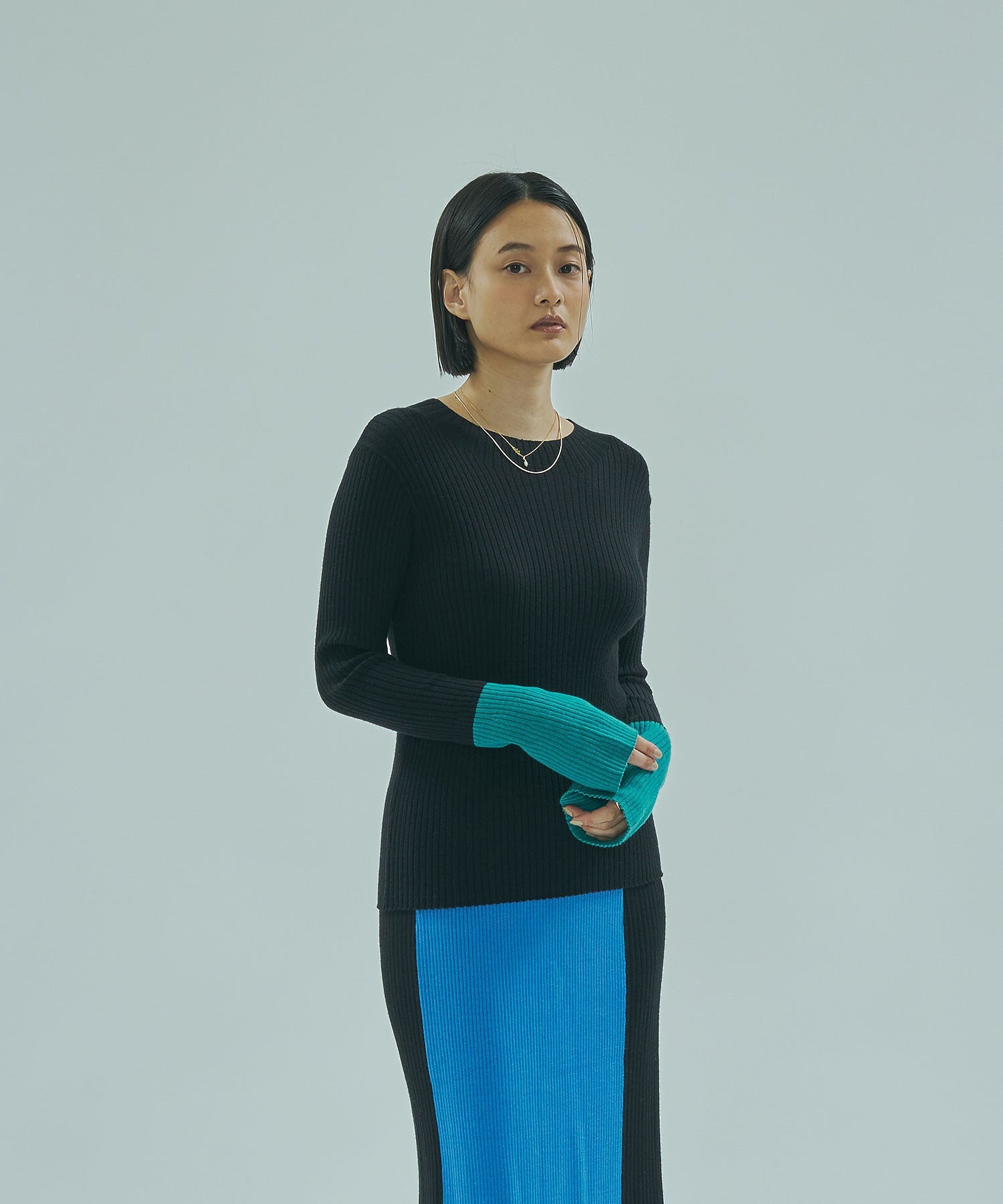 BICOLOR RIB KNIT TOP