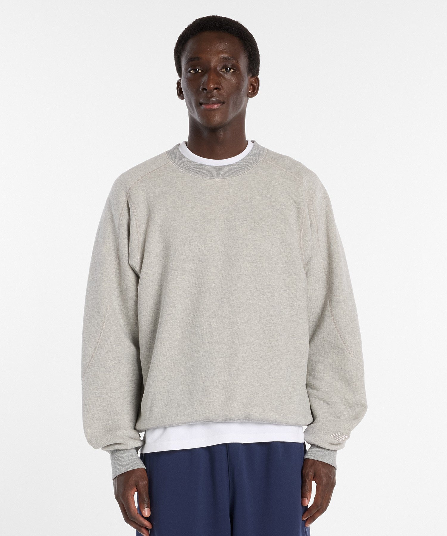 NEW BALANCE/ニューバランス/NB Grey Regular fit crew neck MT61H143