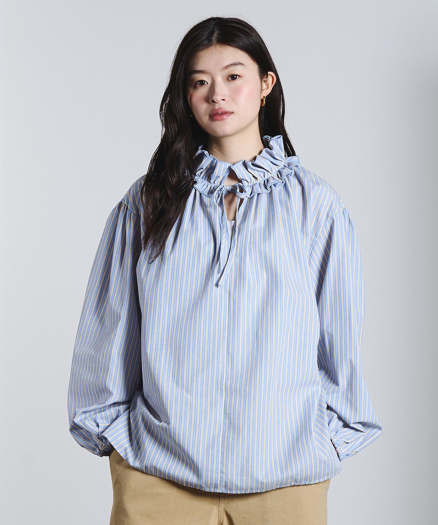 RUFFLED COLLAR BLOUSE