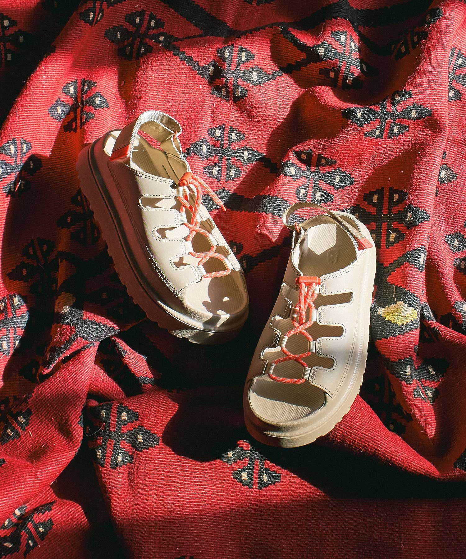 UGG/W GOLDENGLOW TOGGLE