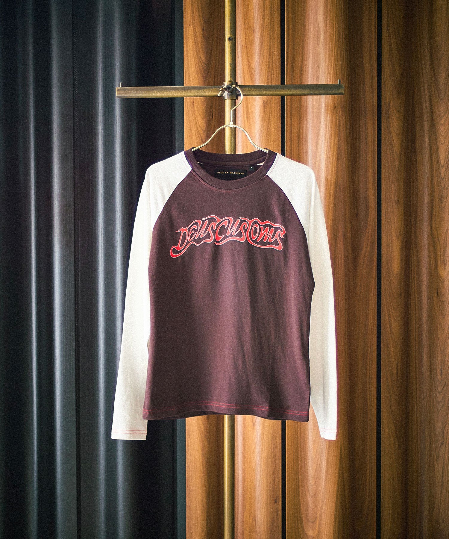 DEUS EX MACHINA/ROCCA RAGLAN TEE