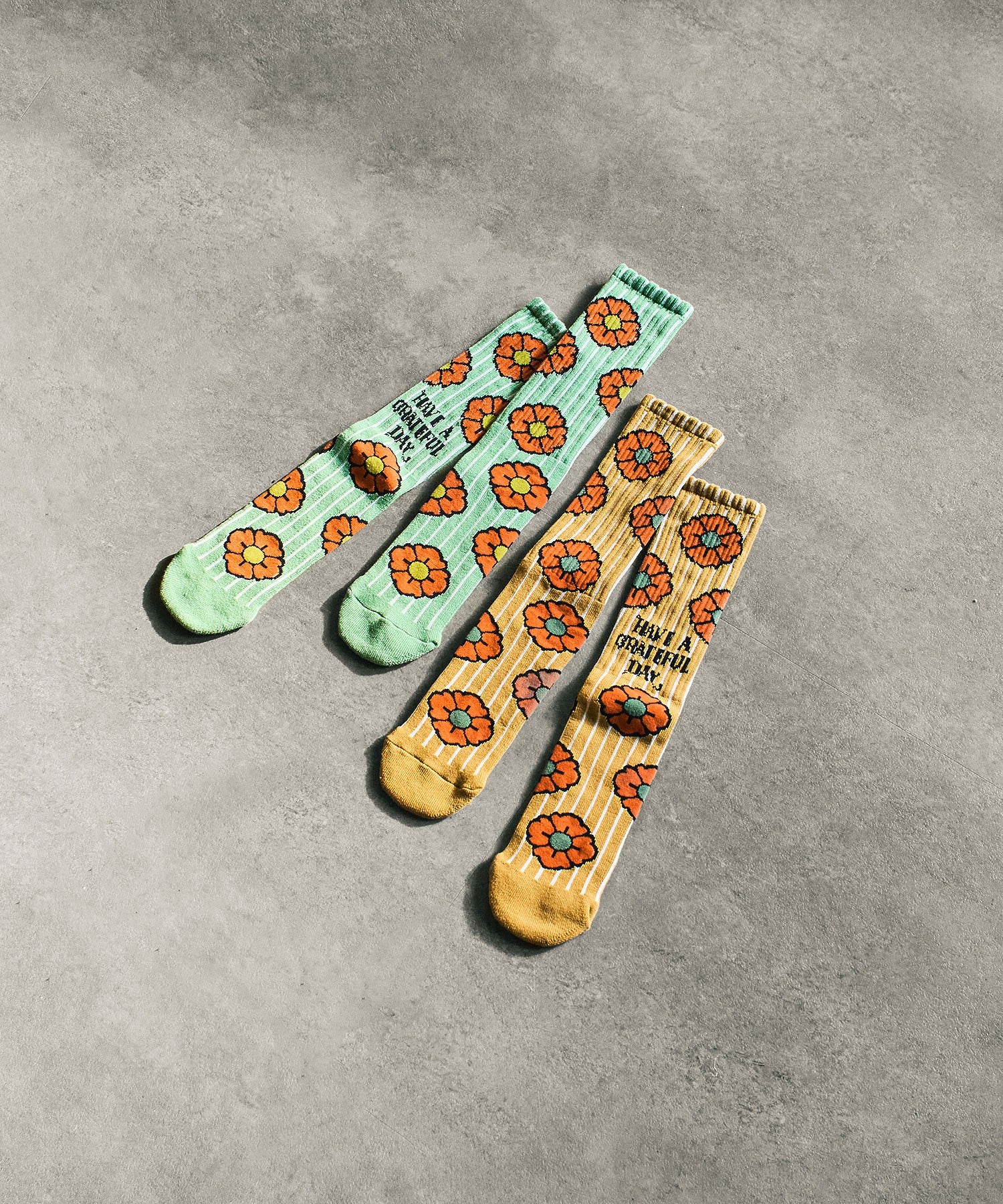 HAVE A GRATEFUL DAY/CREW SOCKS