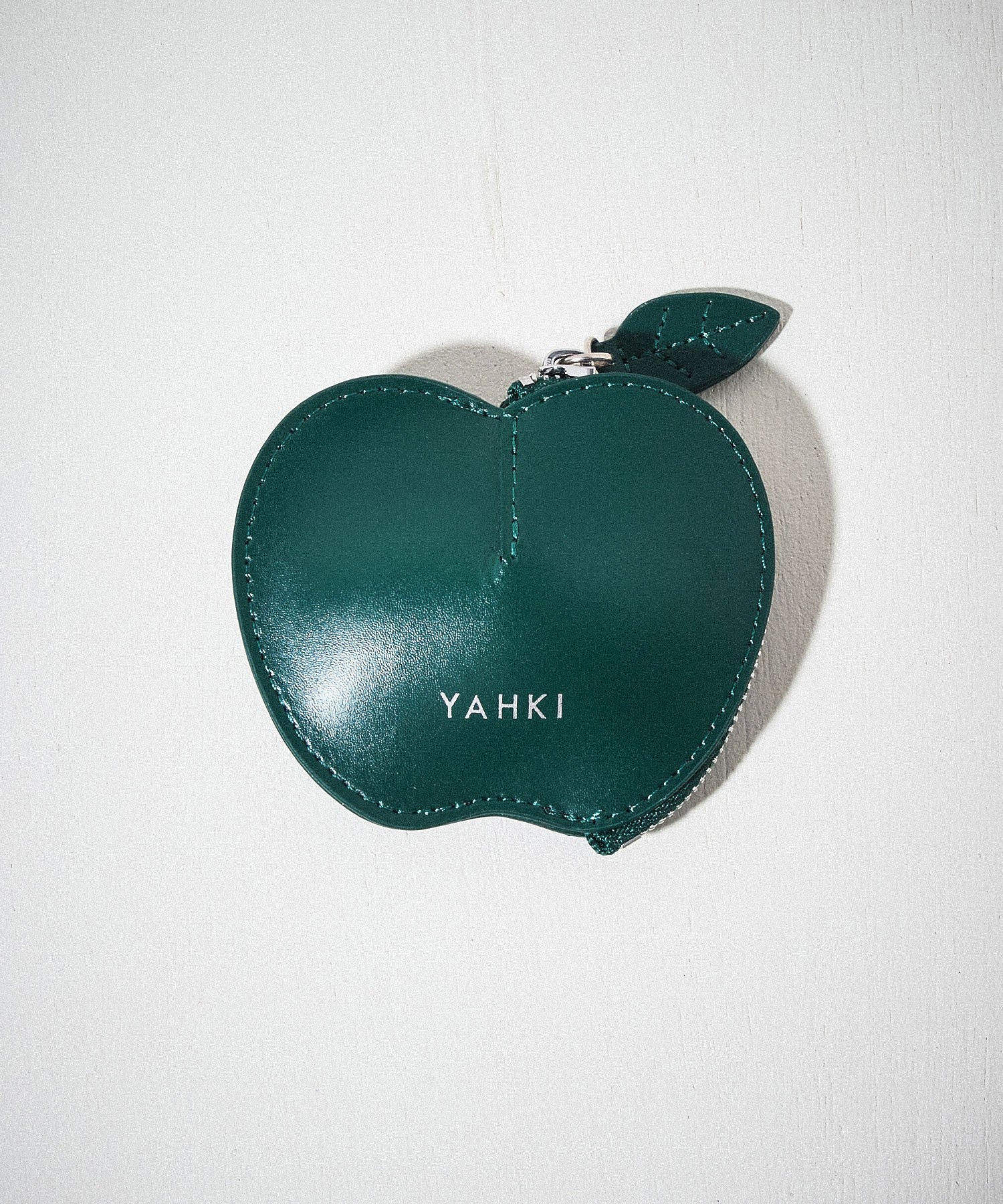 YAHKI/APPLE COIN CASE