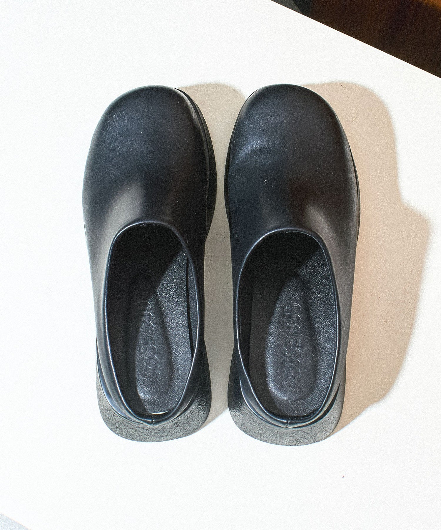 CLOG SHOES