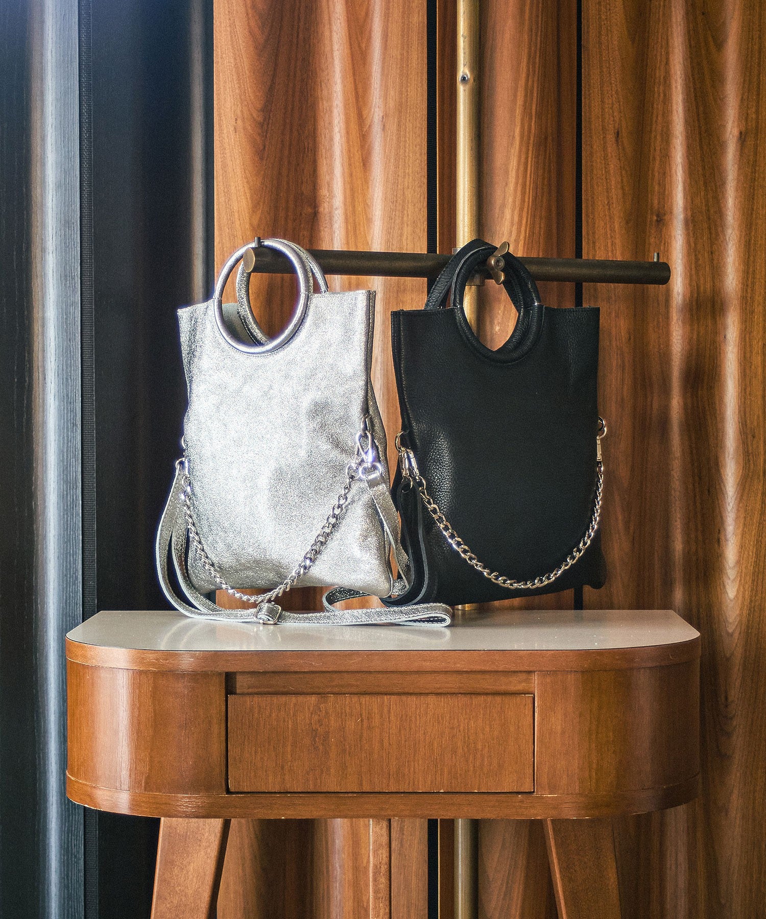 LAURA DI MAGGIO/サークルハンドルショルダーバッグ