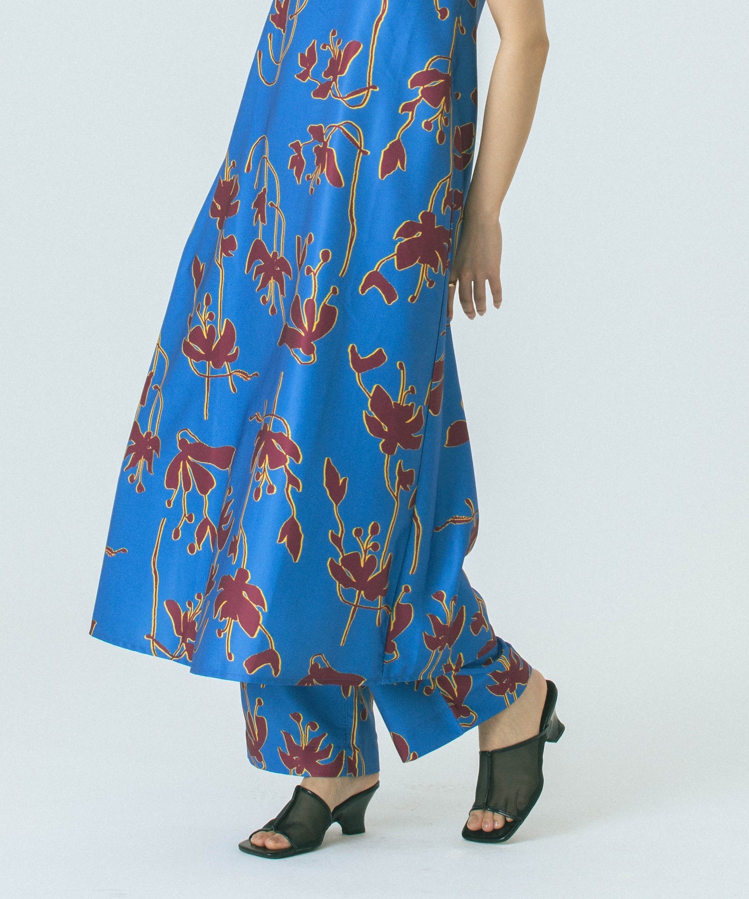 FLOWER PRINT PANTS