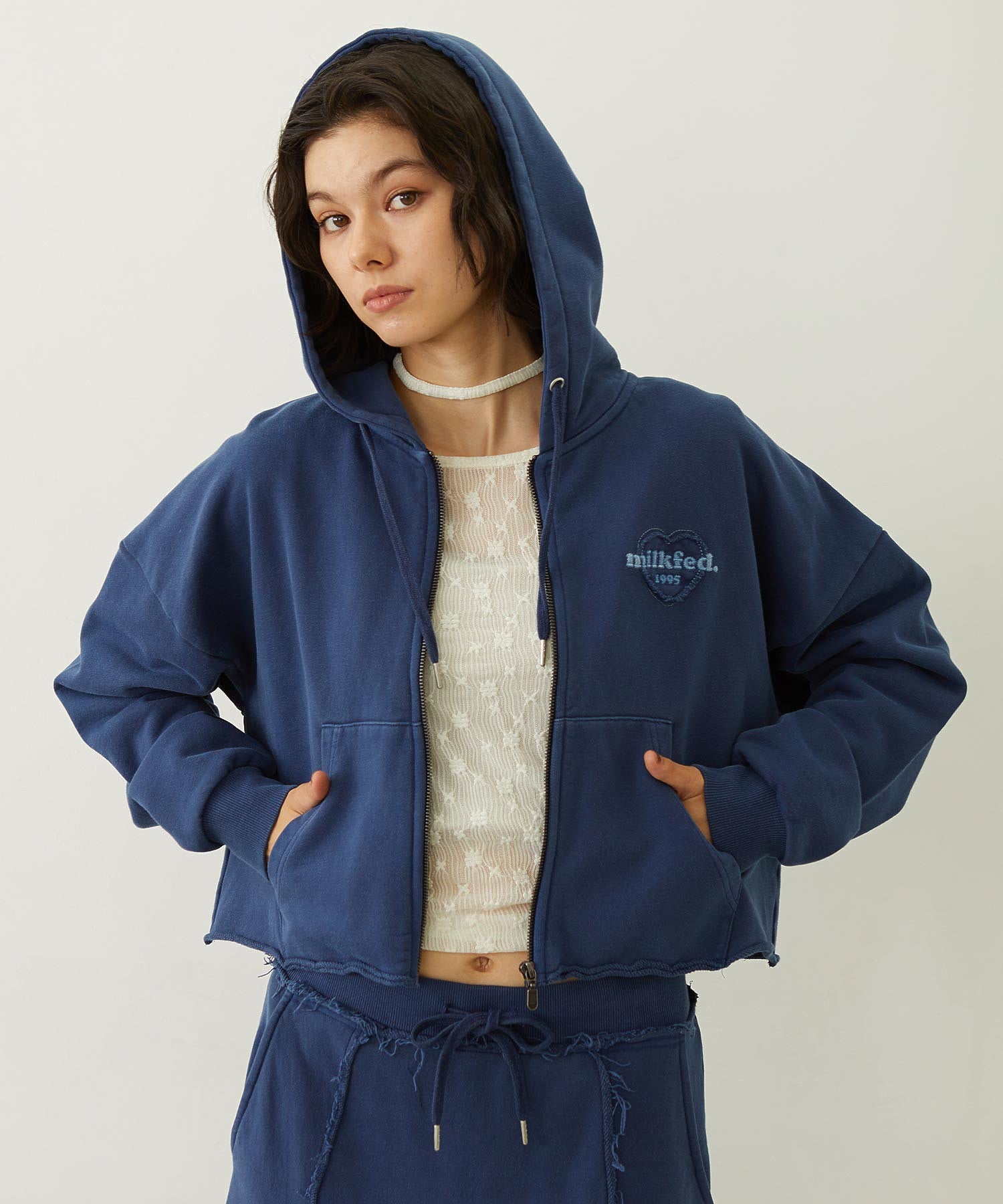 HEART MOTIF FADED CROPPED ZIP UP HOODIE