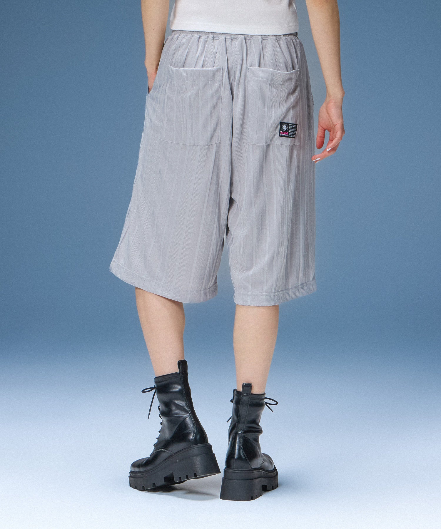 SCRIPT LOGO SHORTS