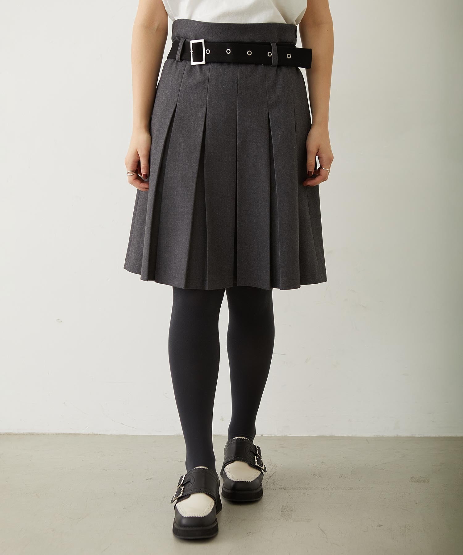 BELTED PLEATED SKIRT