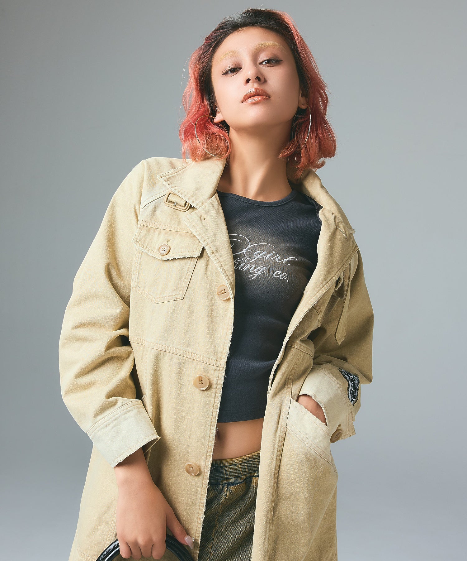 SPRAY AND CURSIVE SCRIPT LOGO S/S BABY TEE