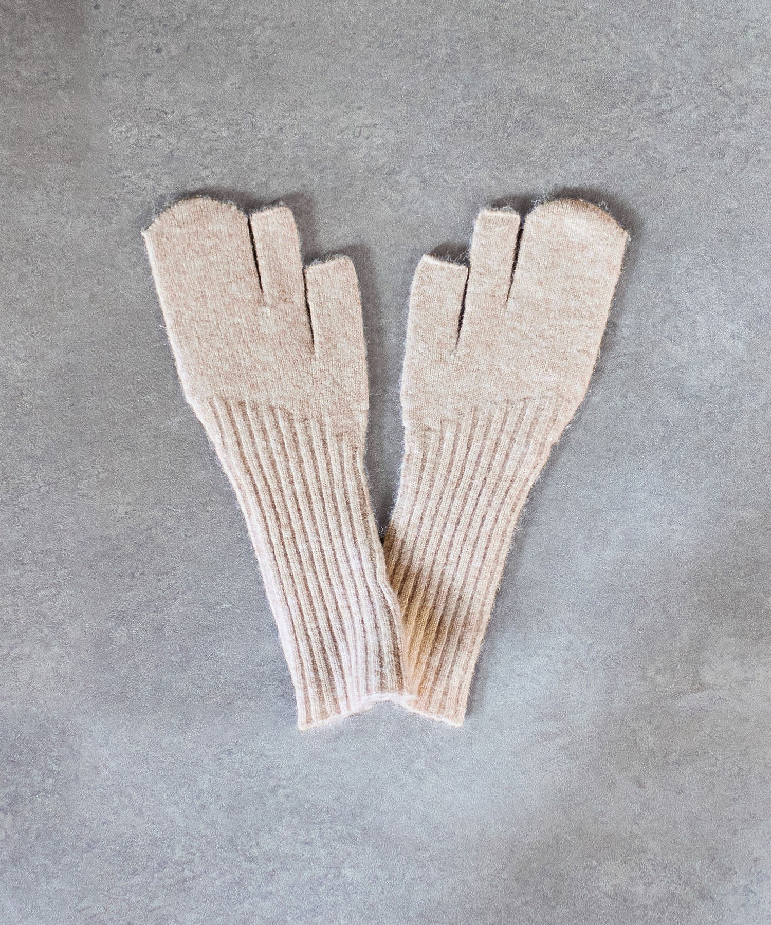 odds/ODD MITTEN