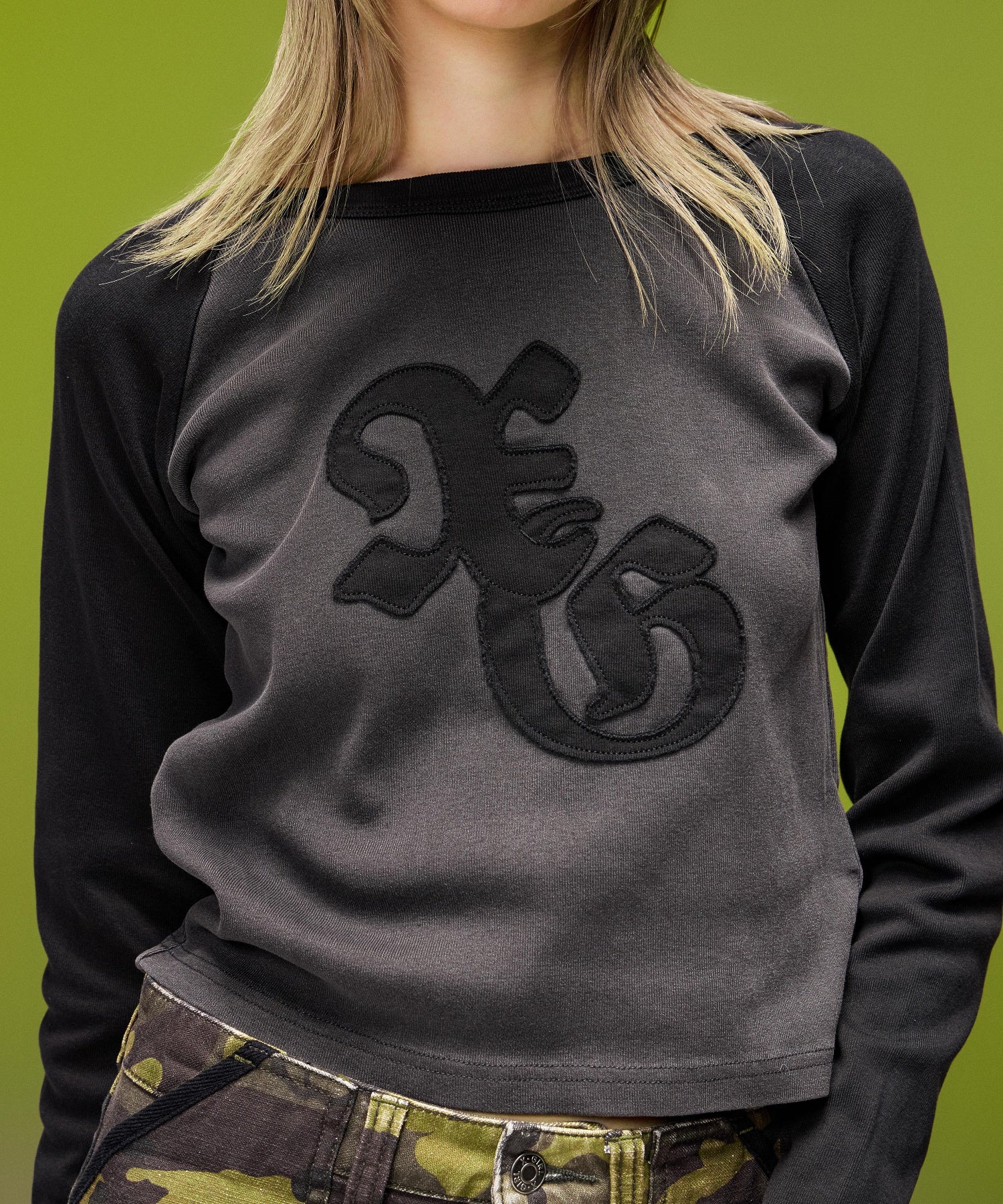 PIGMENT DYED PATCH RAGLAN L/S BABY TEE