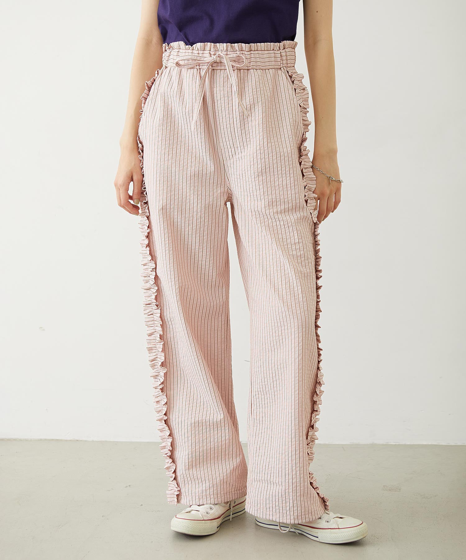 STRIPED RUFFLE PANTS