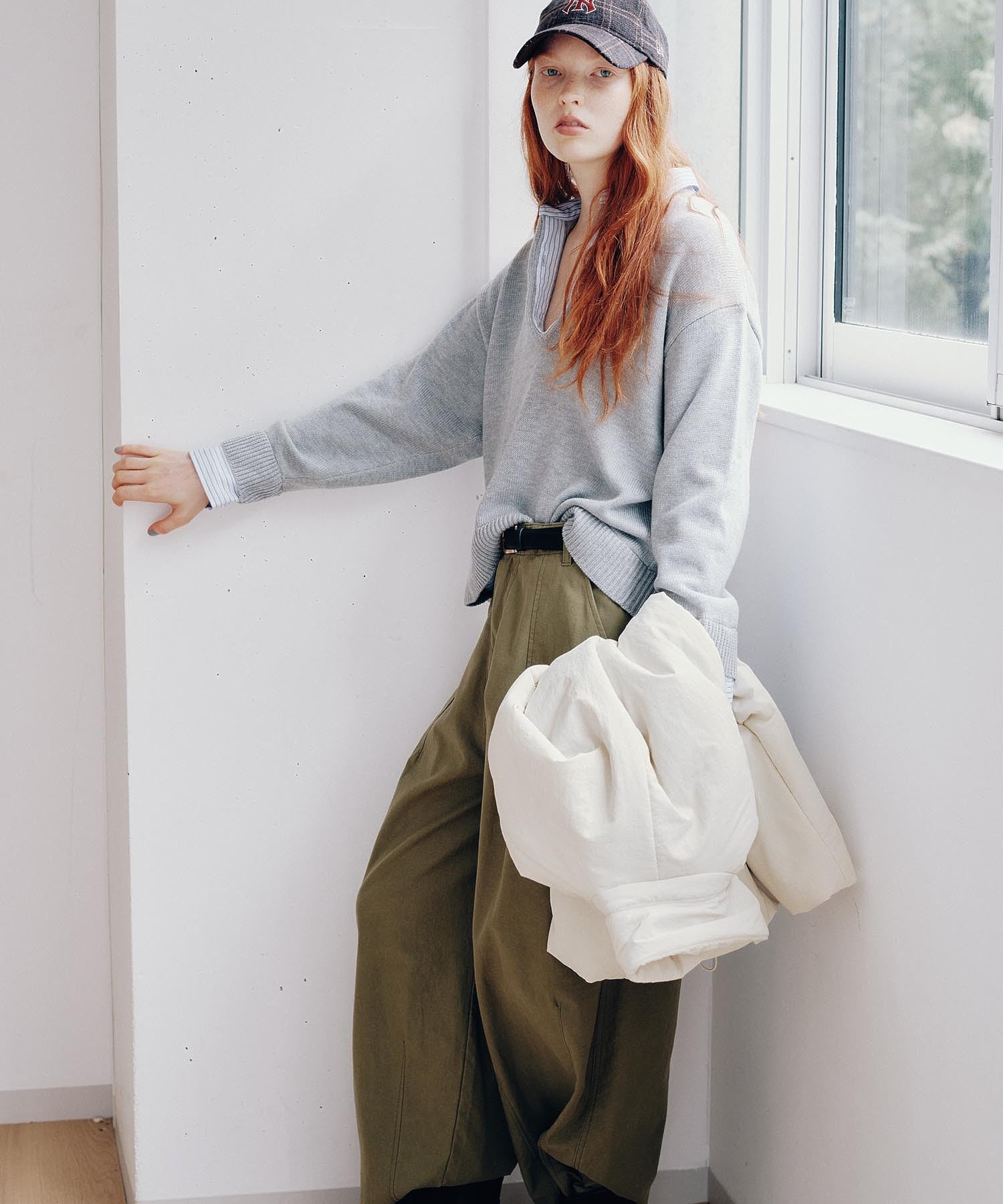 DENIM/BACK SATIN PANTS