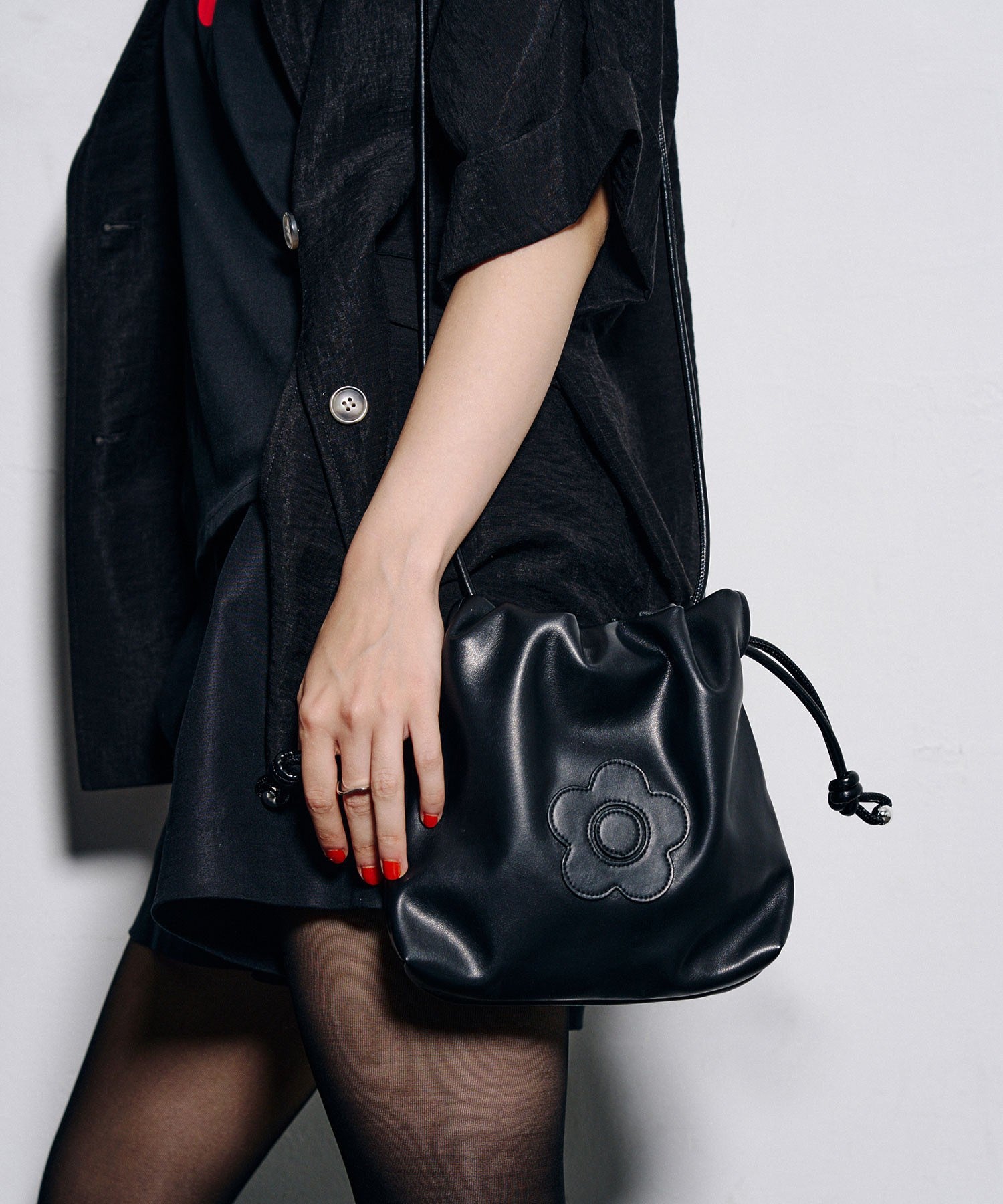 MARY QUANT/DAISY PATCH DRAWSTRING SHOULDER
