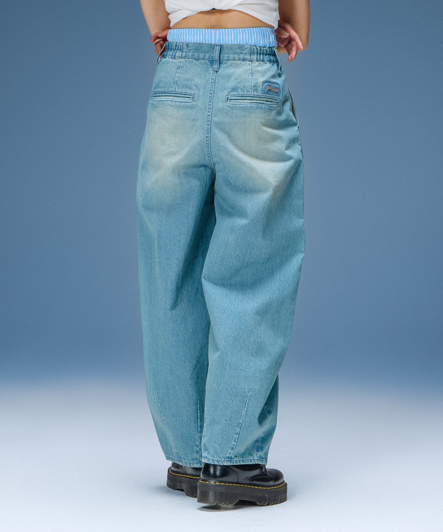 TUCK WIDE LEG DENIM PANTS