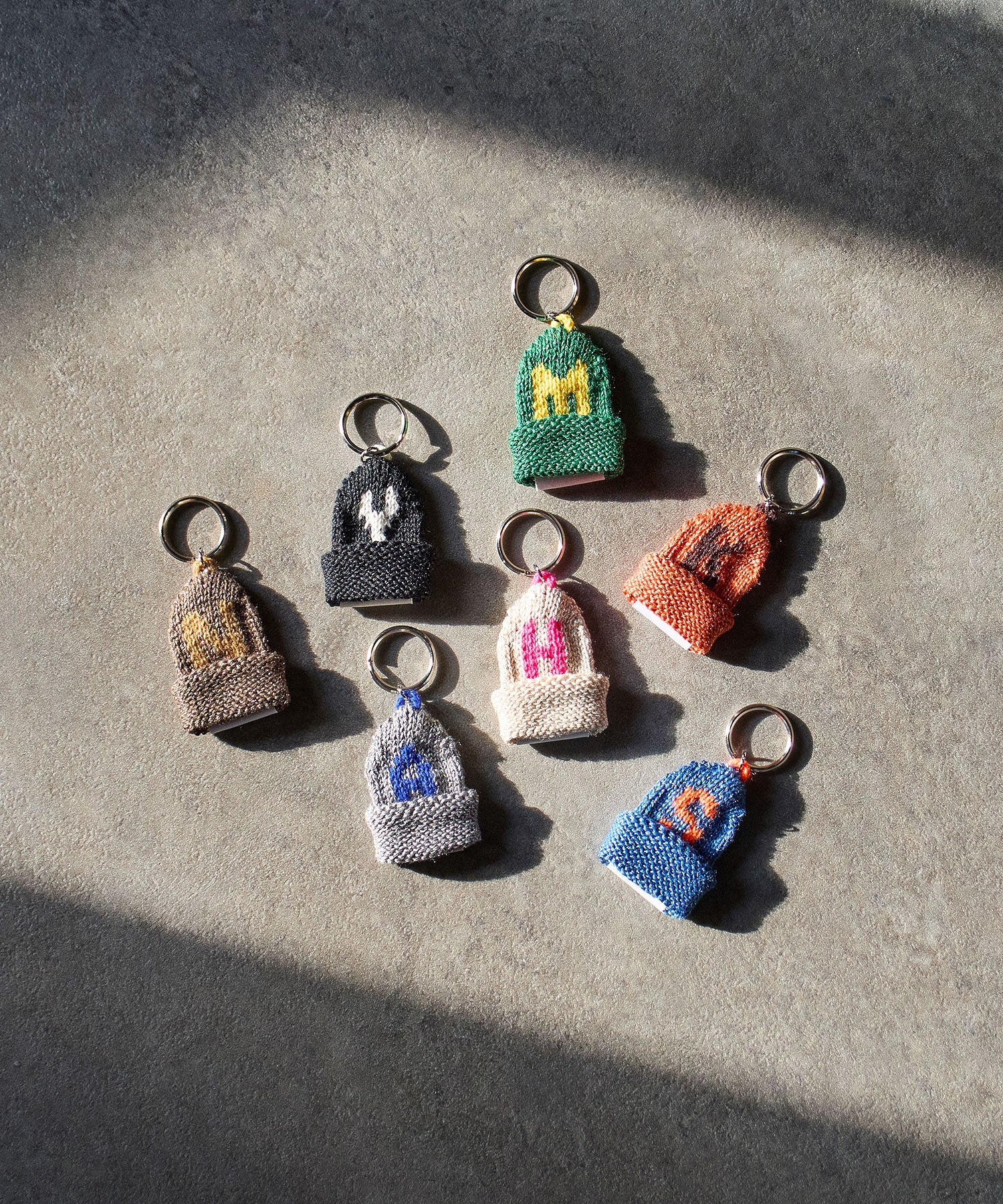 INFIELDER DESIGN/ALPHABET HOLDER