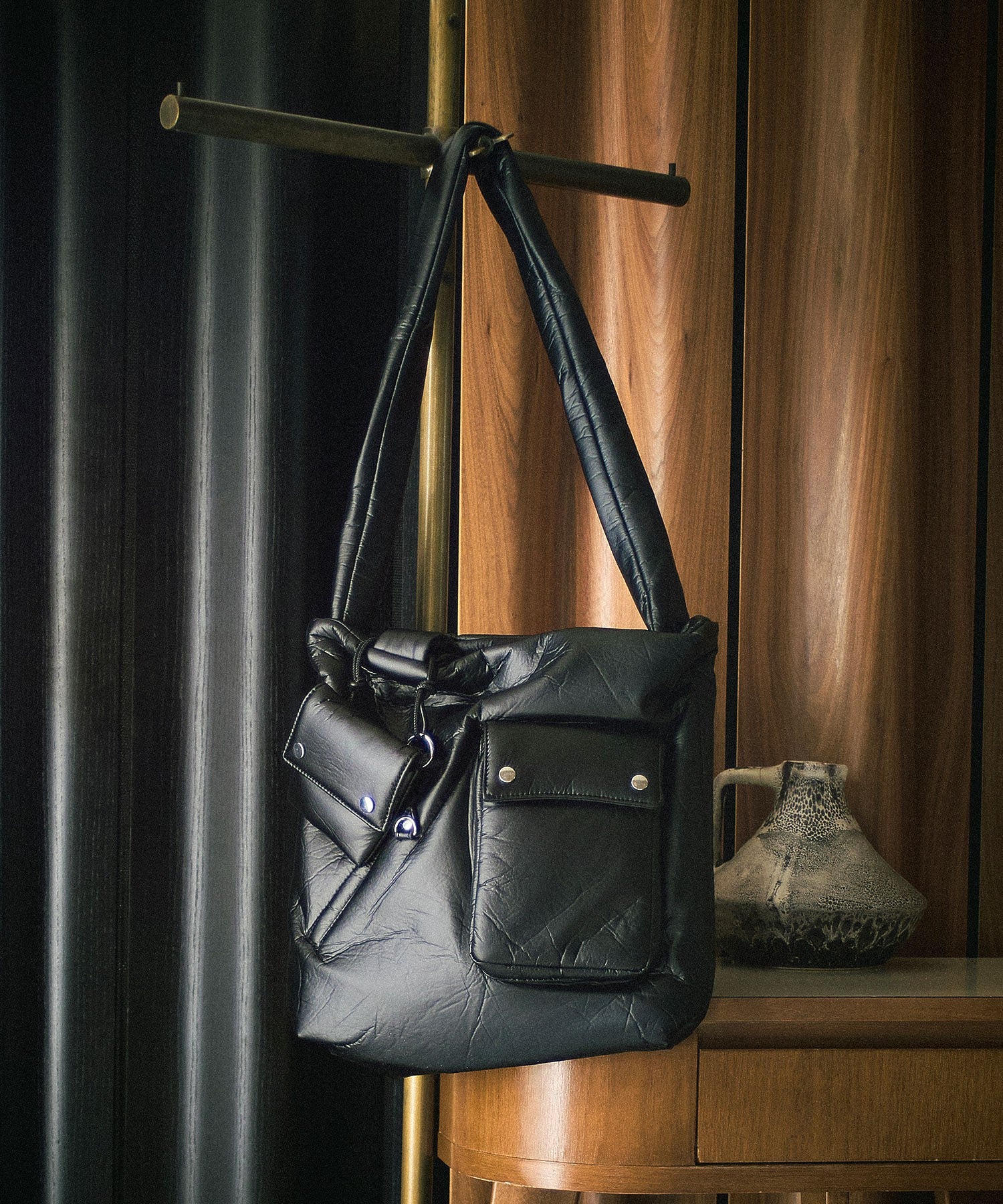 CONTROL FREAK/PADDED TOTE