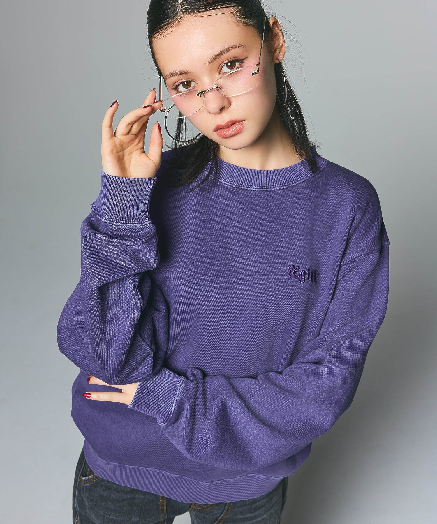 LOGO PATCH PIGMENT DYED CREWNECK SWEAT TOP