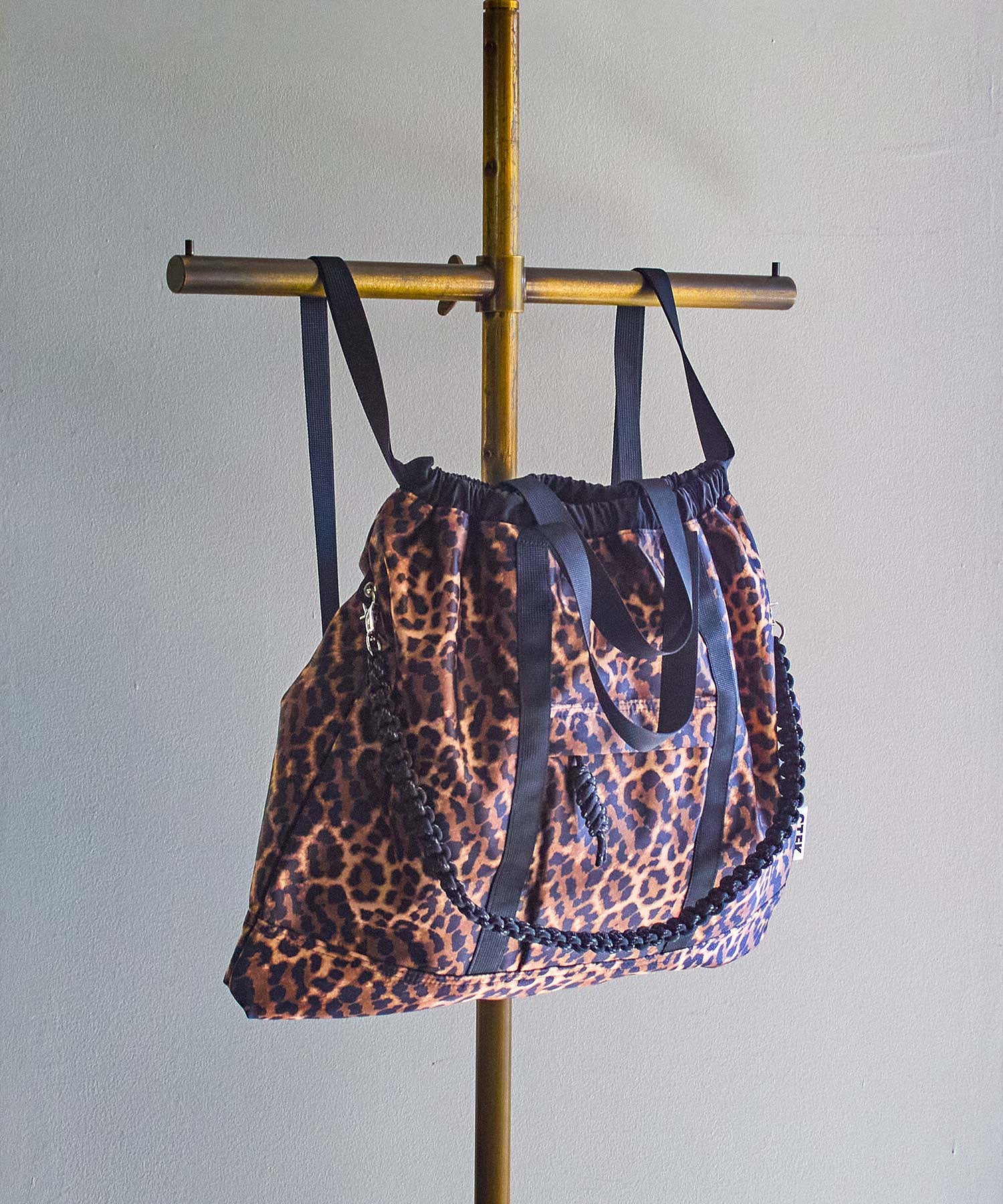 CONTROL FREAK/NYLON 3WAY SQUARE TOTE LEOPARD