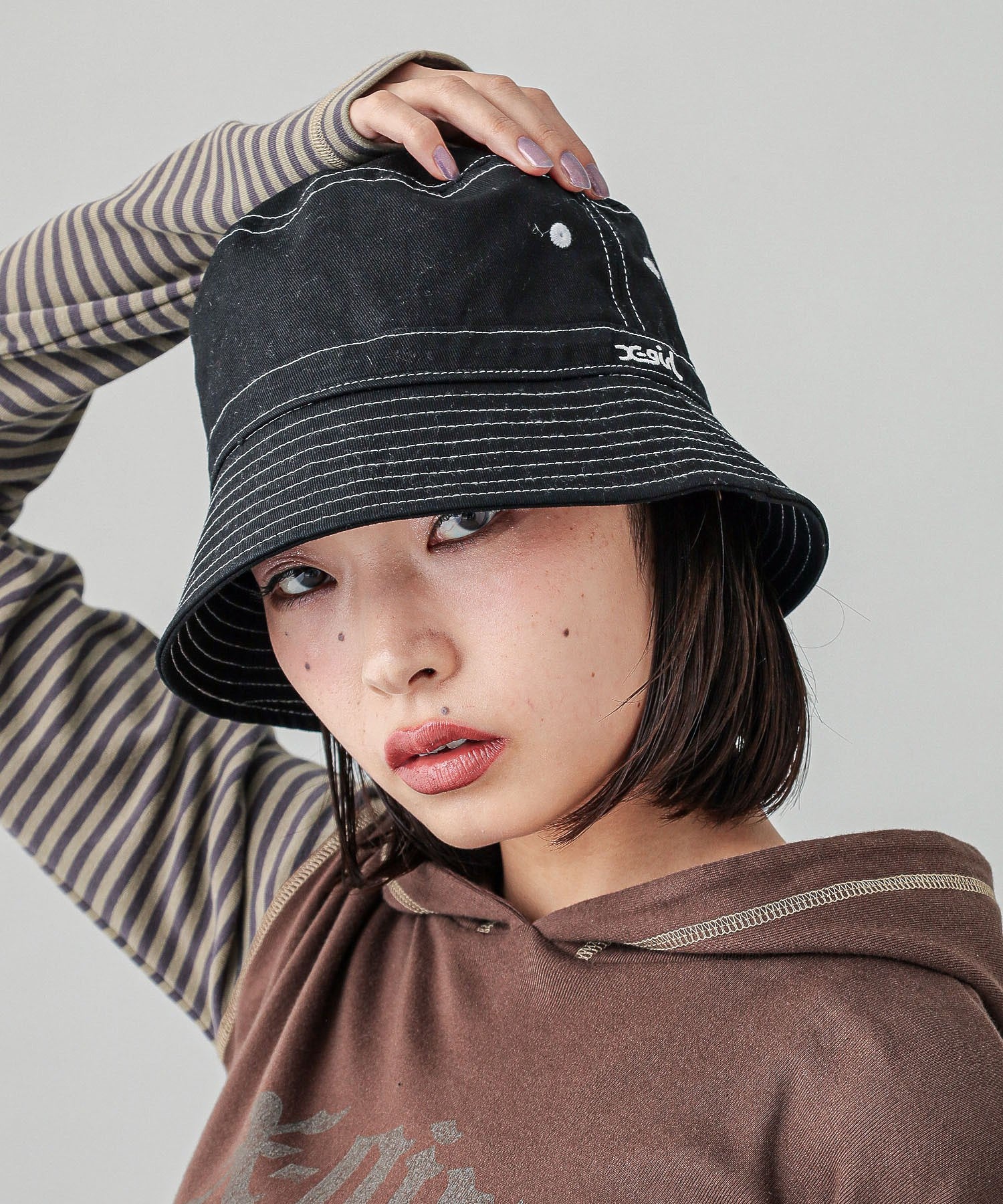 STITCH BUCKET HAT