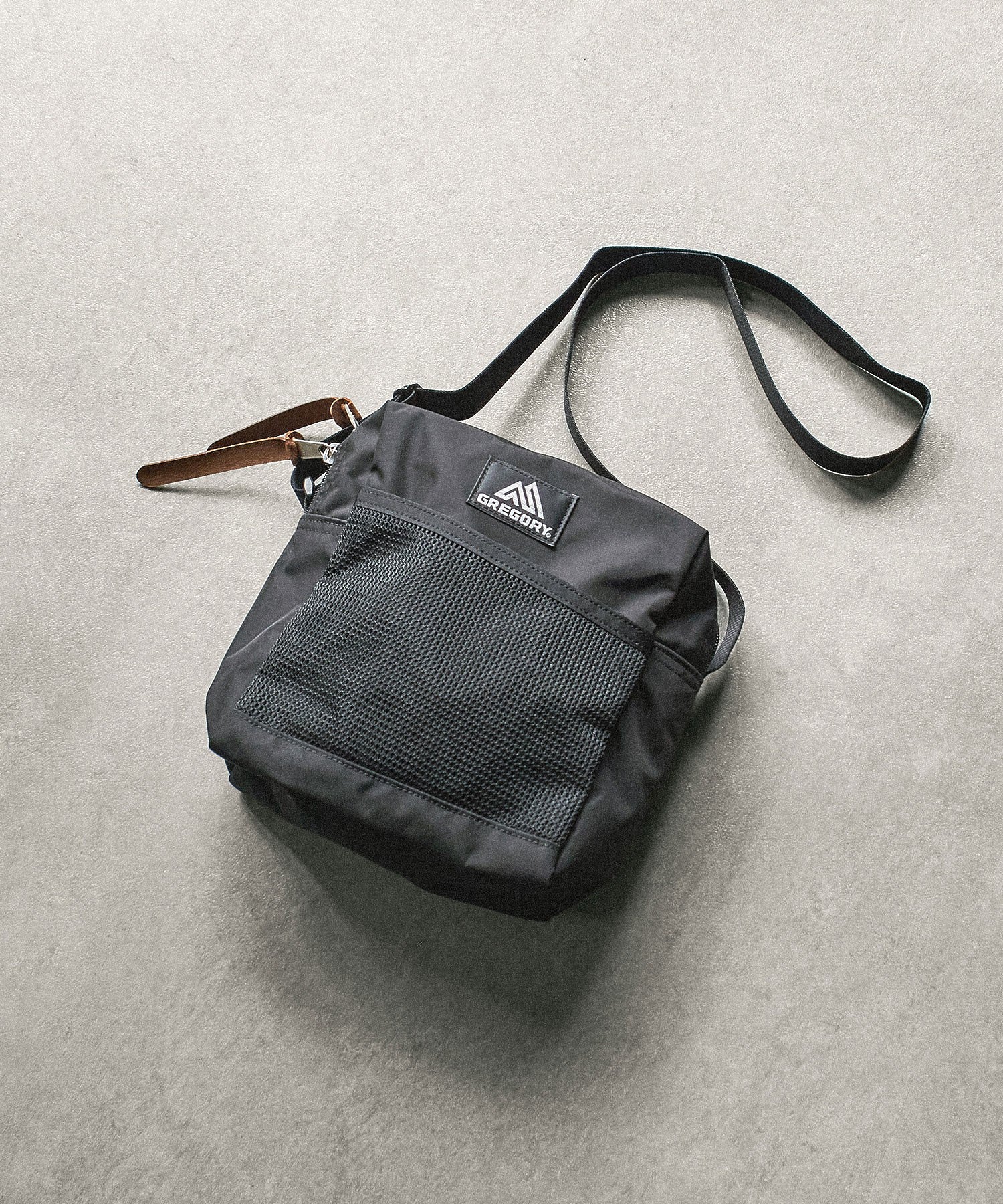 GREGORY/SQUARE SHOULDER POUCH
