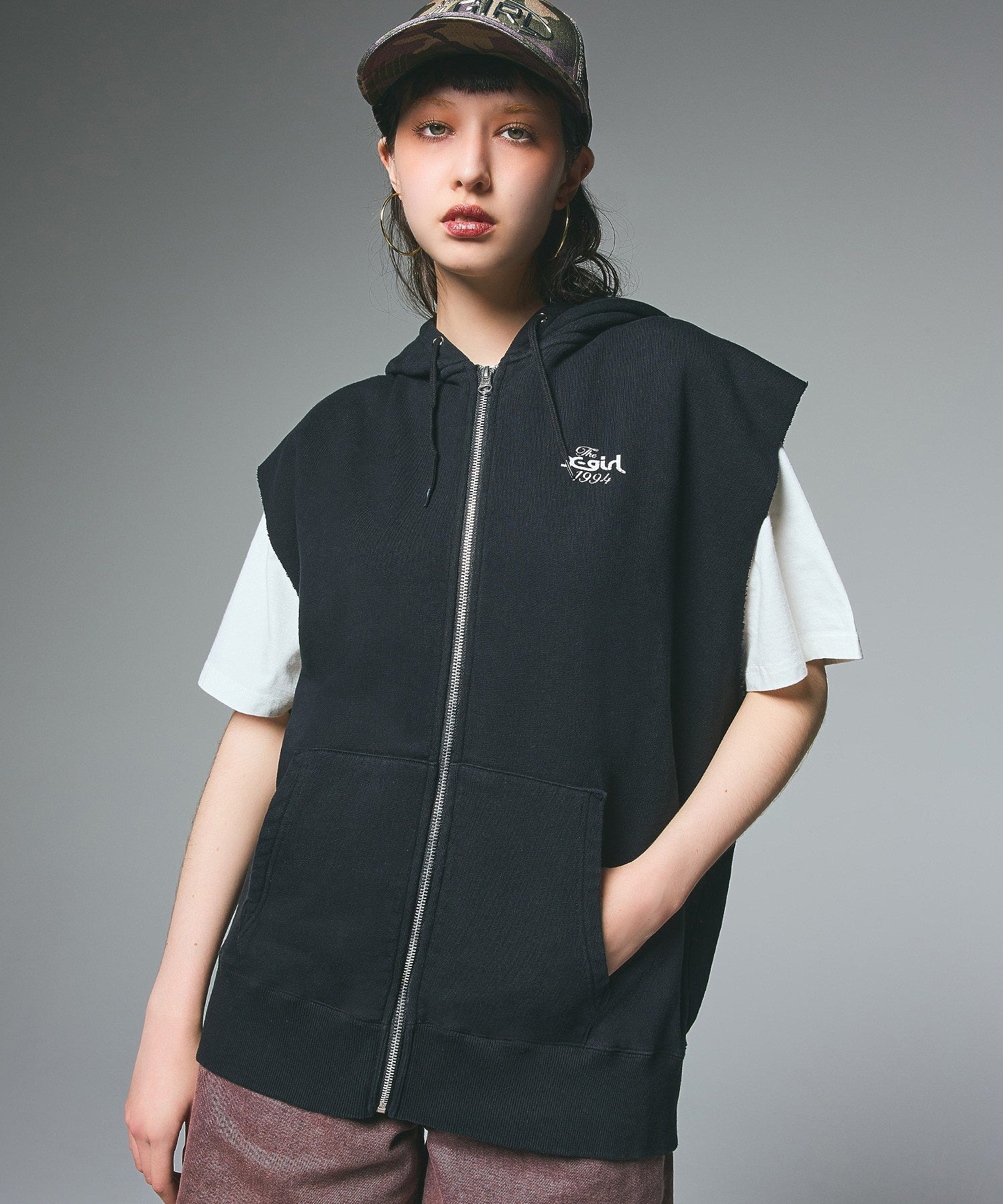 DISTRESSED CIRCLE LOGO ZIP UP SWEAT VEST