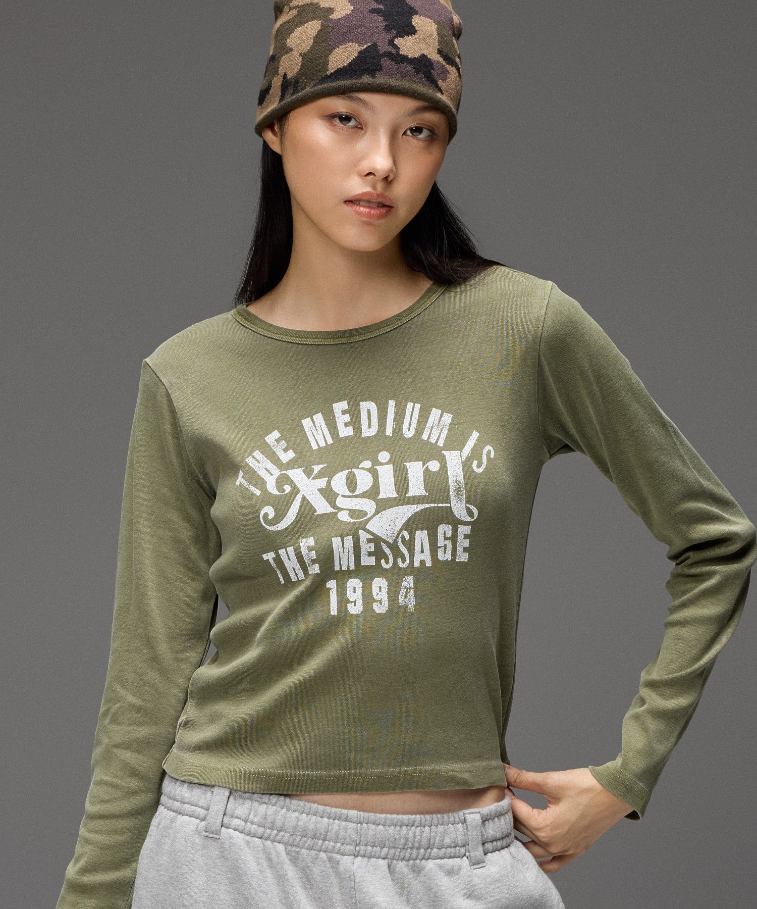MIXED FONT FADED L/S COMPACT TOP