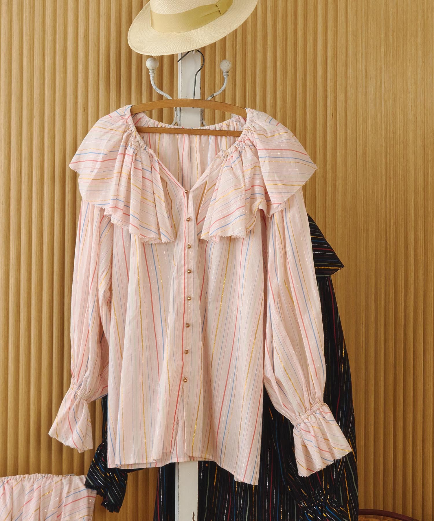mag.by c/STRIPE FRILL COLLAR BLOUSE