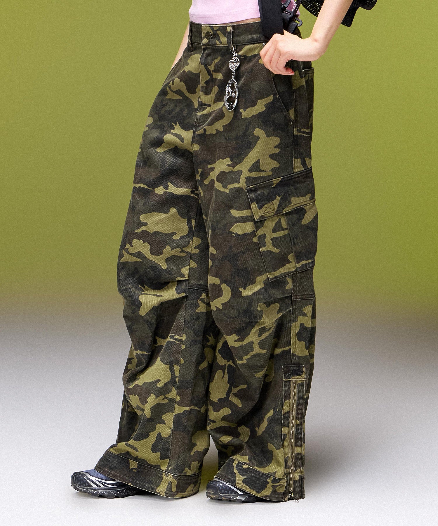 FADED WIDE LEG FLARE CARGO PANTS