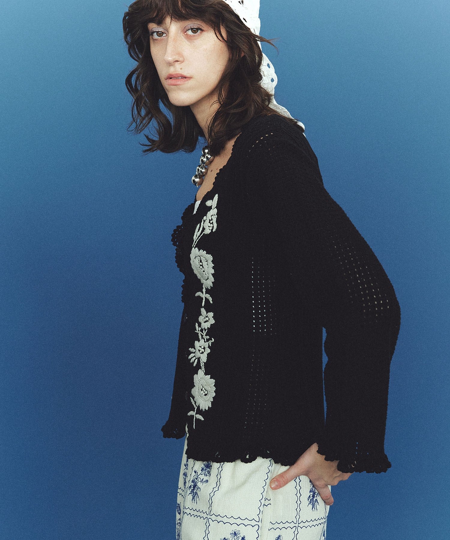 mag.by c/FLOWER EMBROIDERY KNIT CARDIGAN