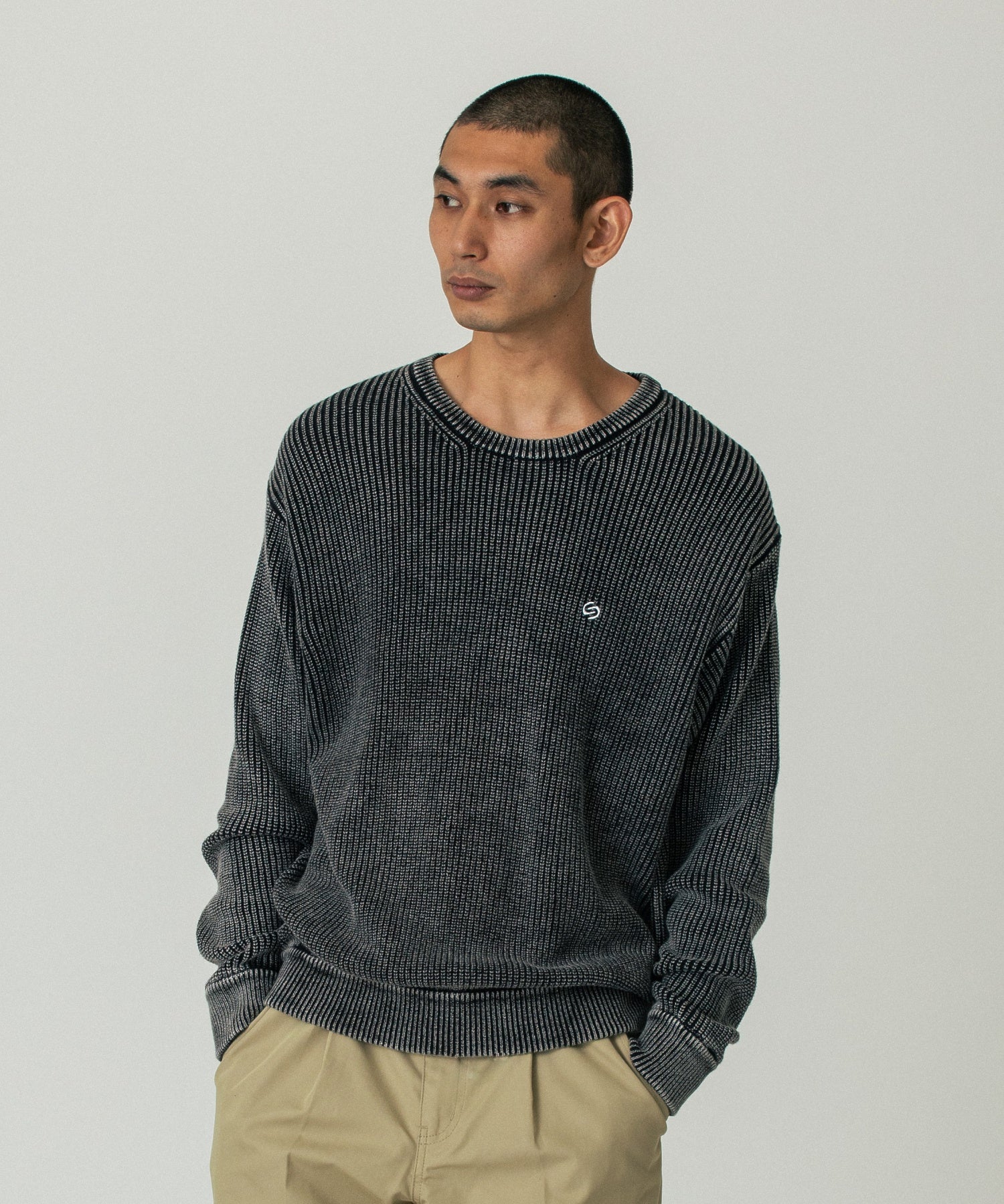 SULFUR DYED CREW NECK KNIT