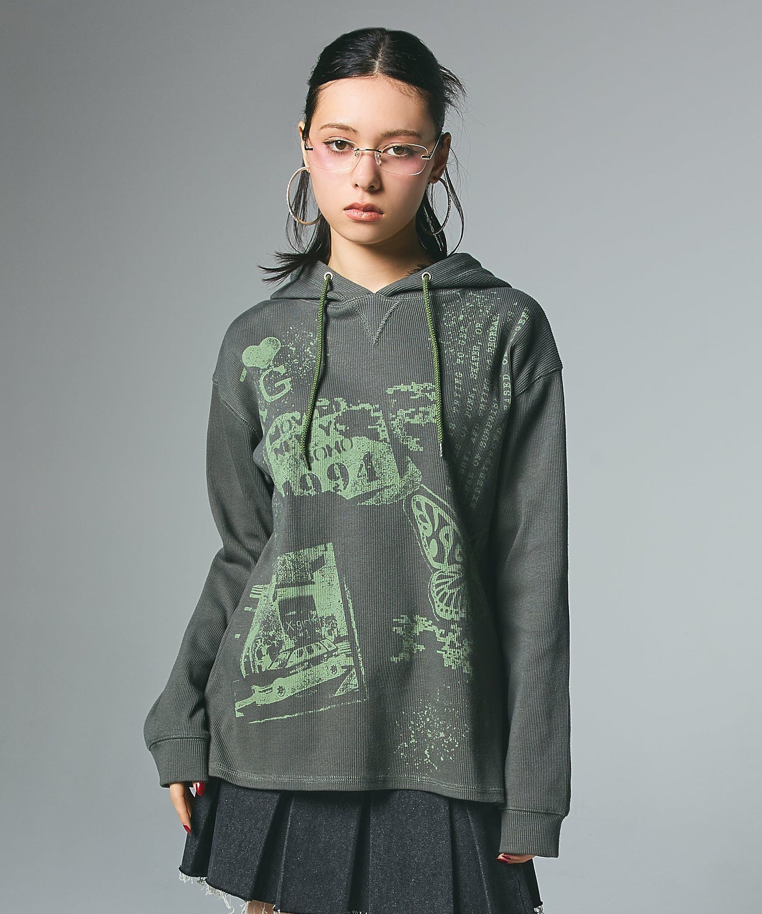 COLLAGE GRAPHIC HOODED TOP