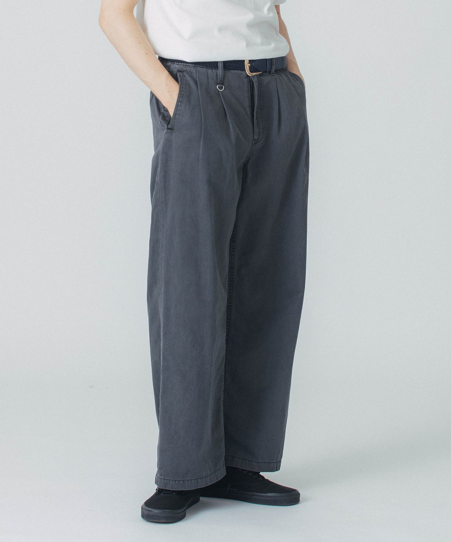 PIGMENT DYED TUCK PANTS