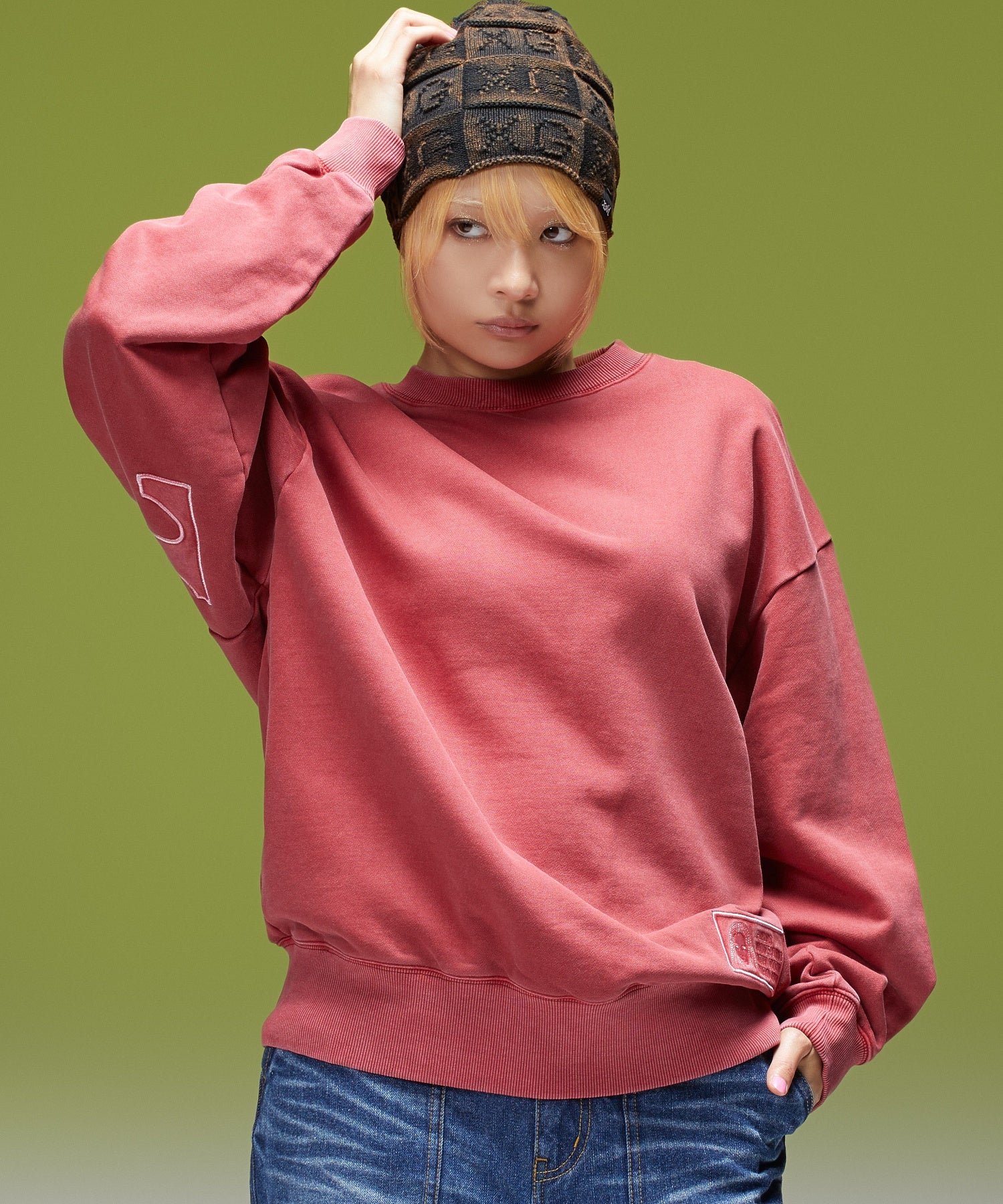 FADED BIG PATCH CREWNECK SWEATSHIRT