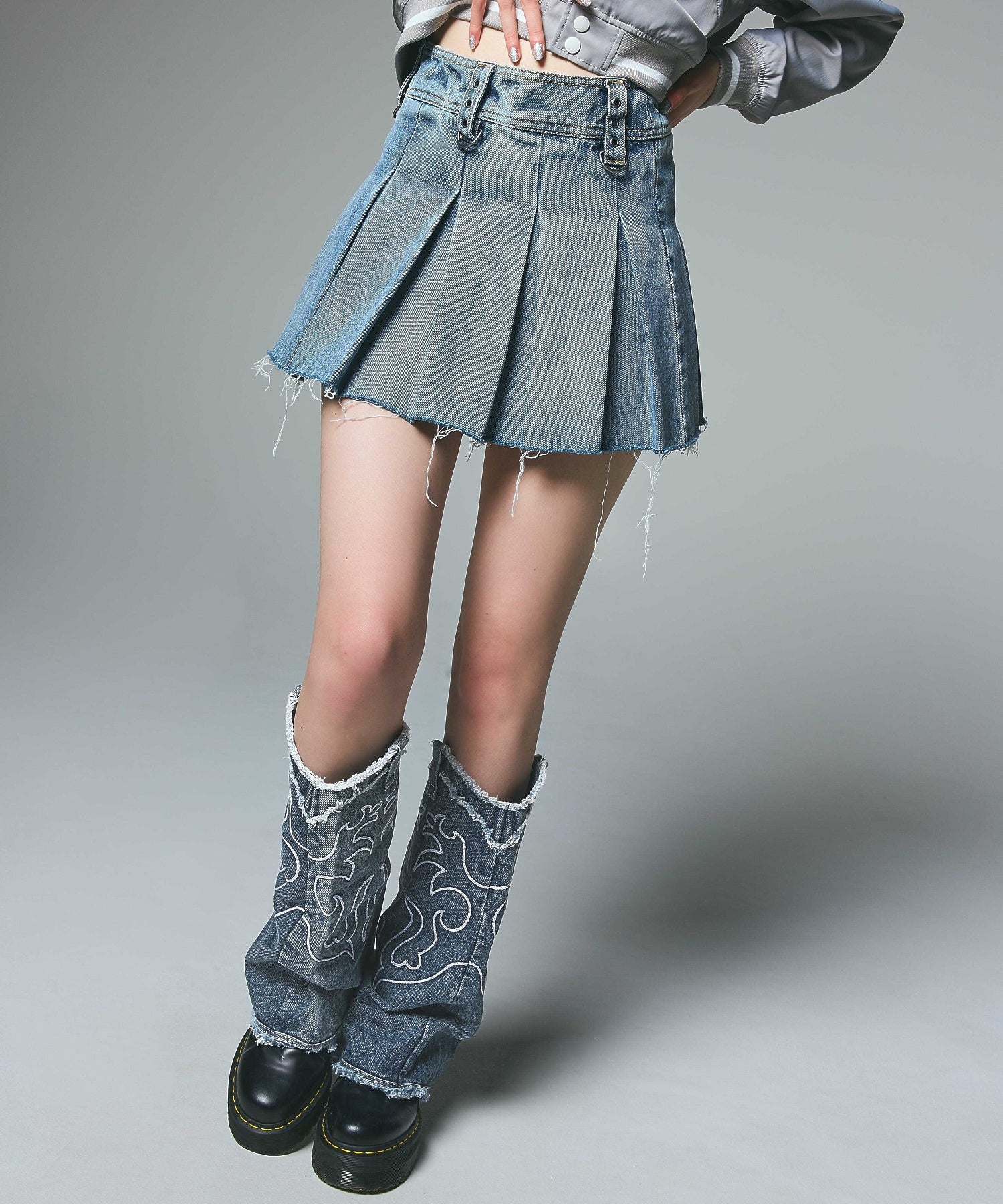 EMBROIDERED DENIM LEG WARMER