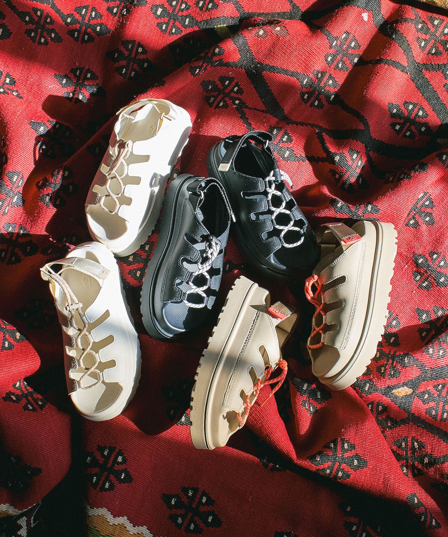 UGG/W GOLDENGLOW TOGGLE
