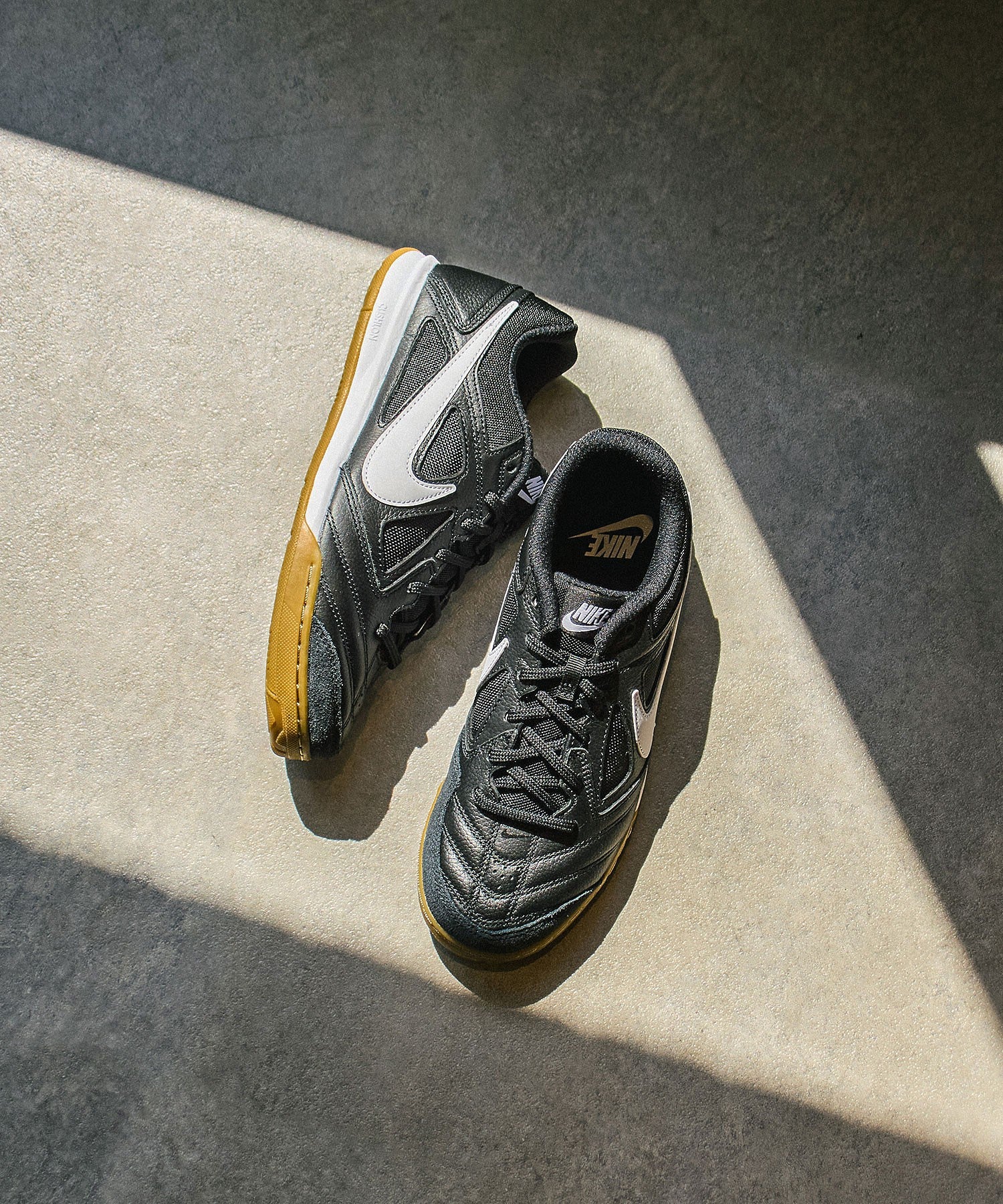 NIKE/GATO