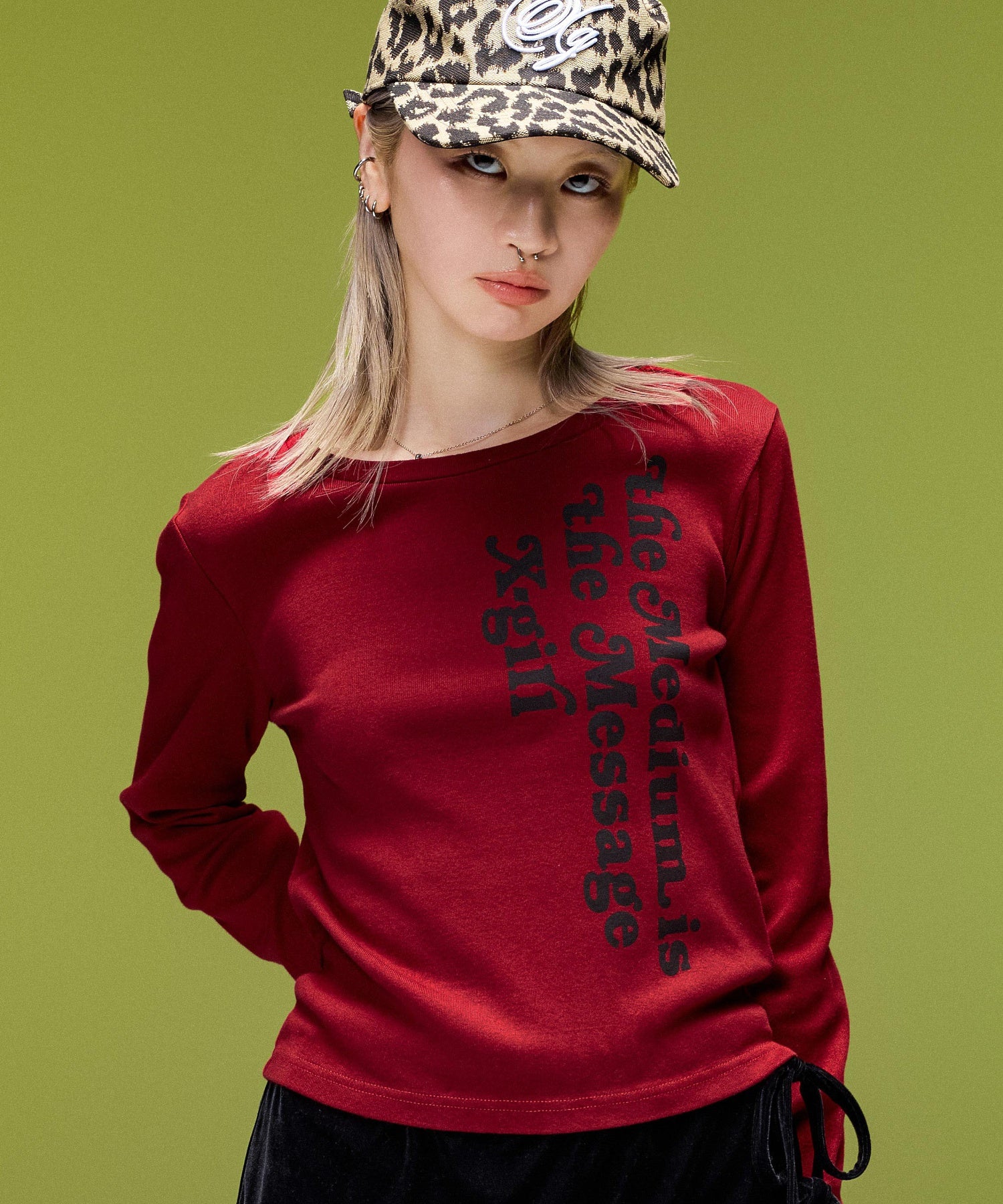 BACK SLIT COMPACT L/S TOP