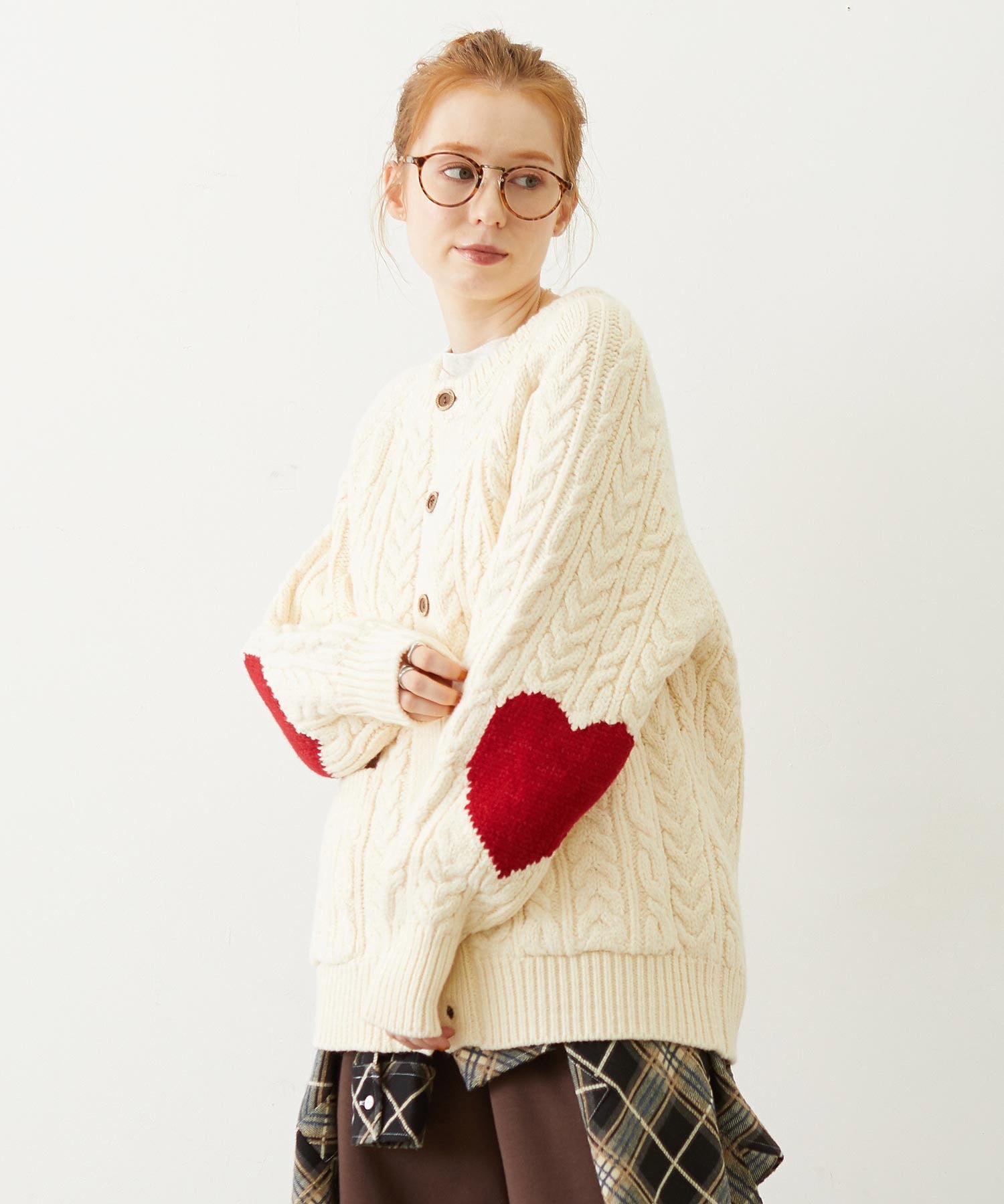 HEART ELBOW CABLE KNIT CARDIGAN