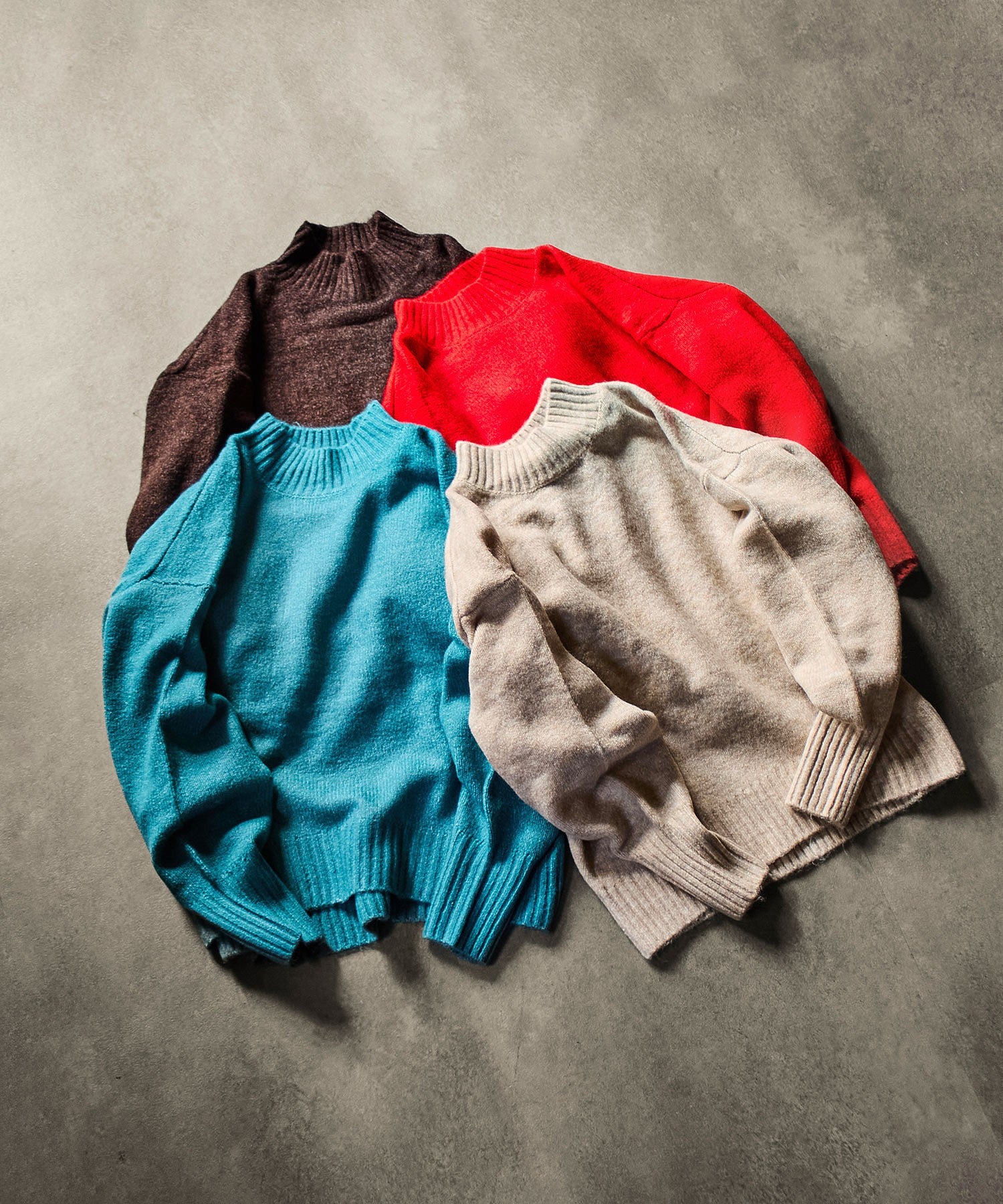 【WEB・一部店舗限定】 BASIC HIGH NECK KNIT