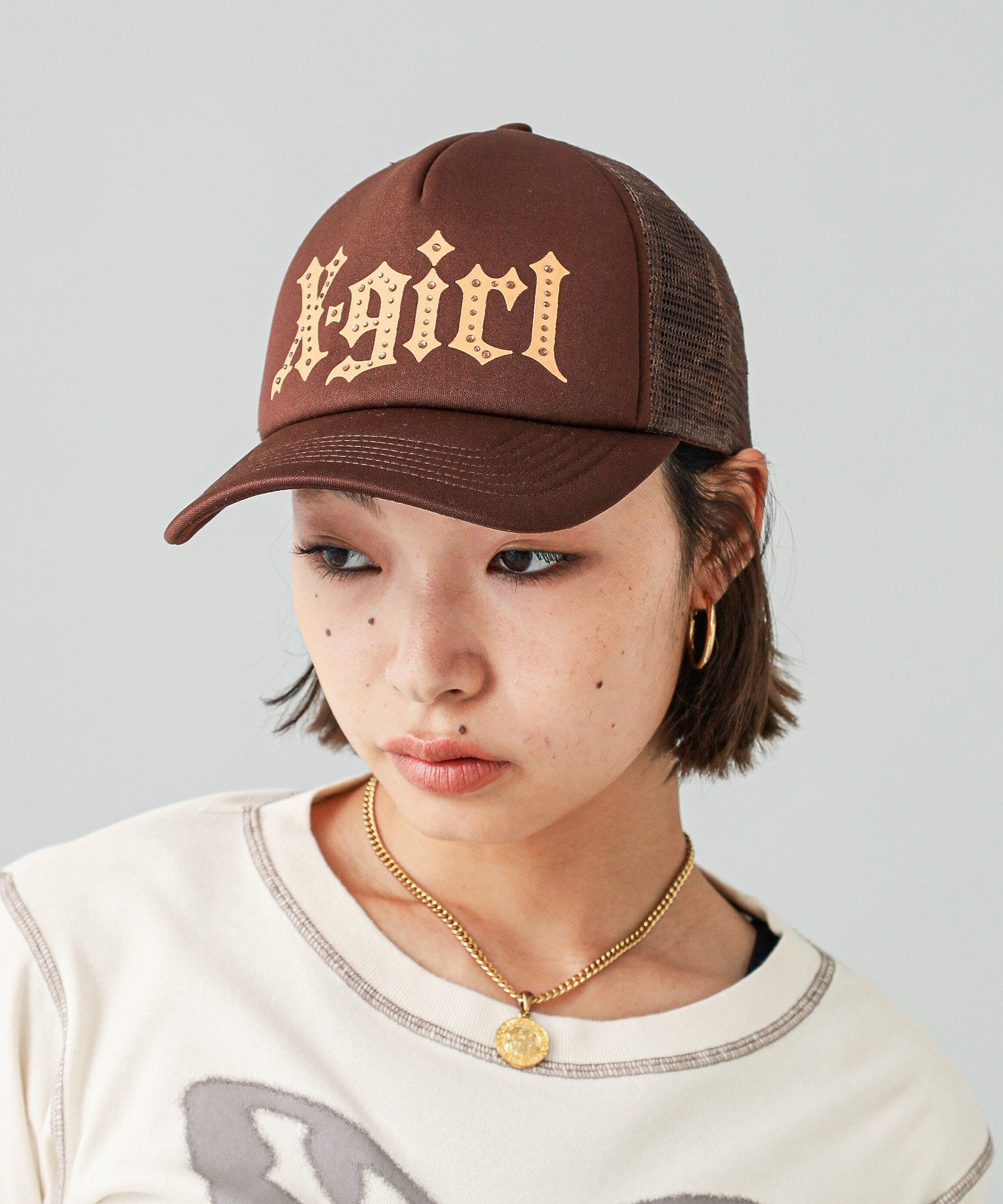 GOTHIC LOGO TRUCKER CAP